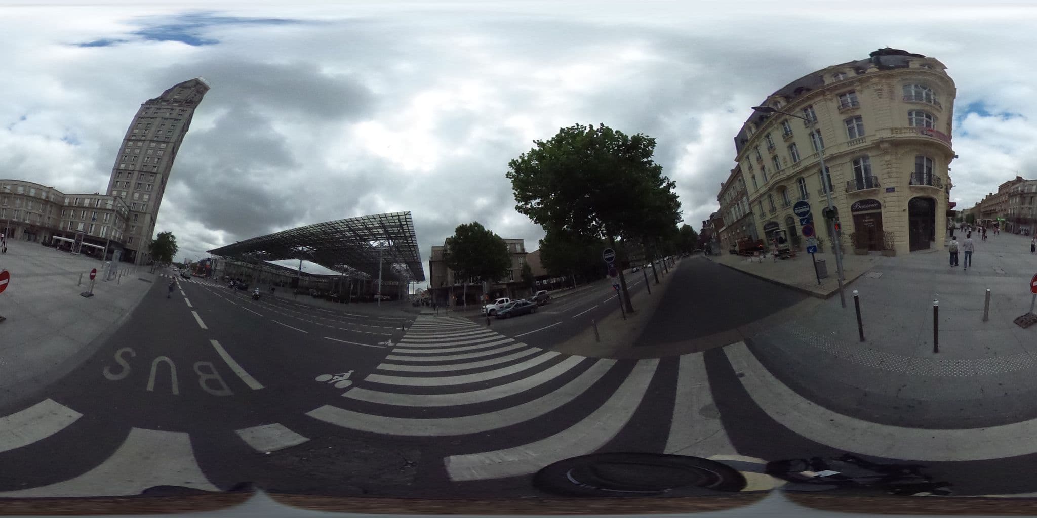 Street view near carlton, Amiens — © zimmy (CC BY-SA · Mapillary)