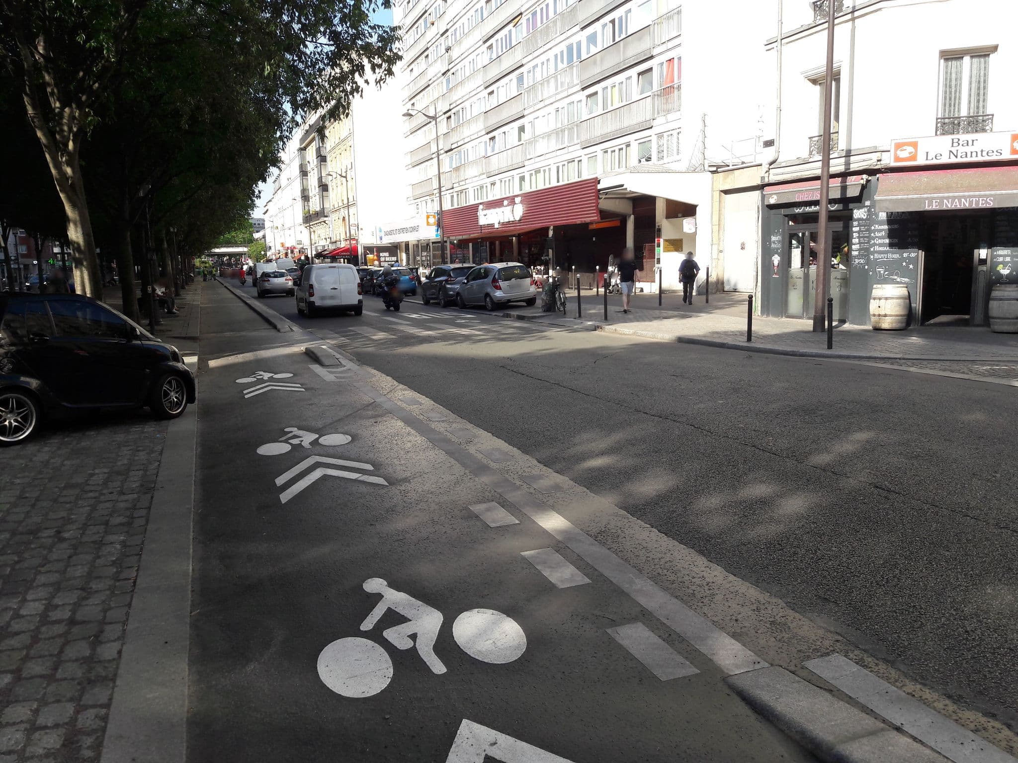 Street view near Paris, Paris 19 Buttes-Chaumont — © florimondable (CC BY-SA · Mapillary)