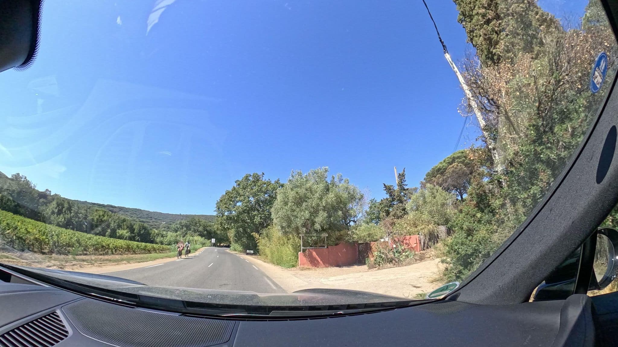 Street view near Minouche de Saint Tropez, Ramatuelle — © pharris0n (CC BY-SA · Mapillary)