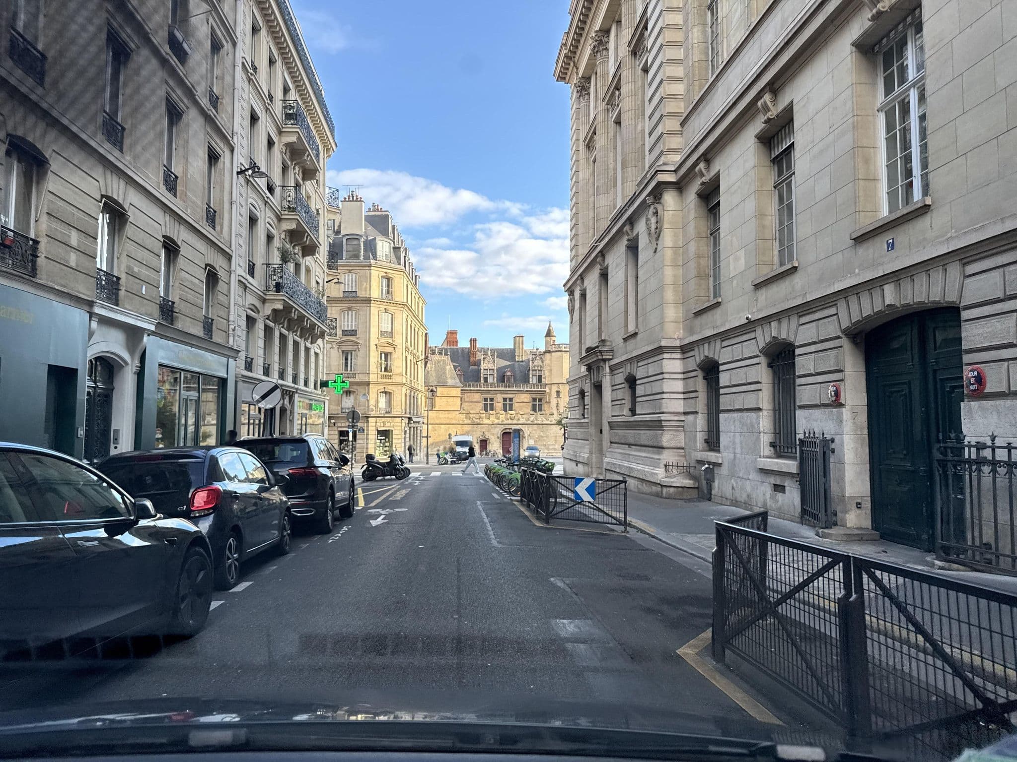 Street view near Mercure Sorbonne, Paris 05 Panthéon — © jerome92370 (CC BY-SA · Mapillary)