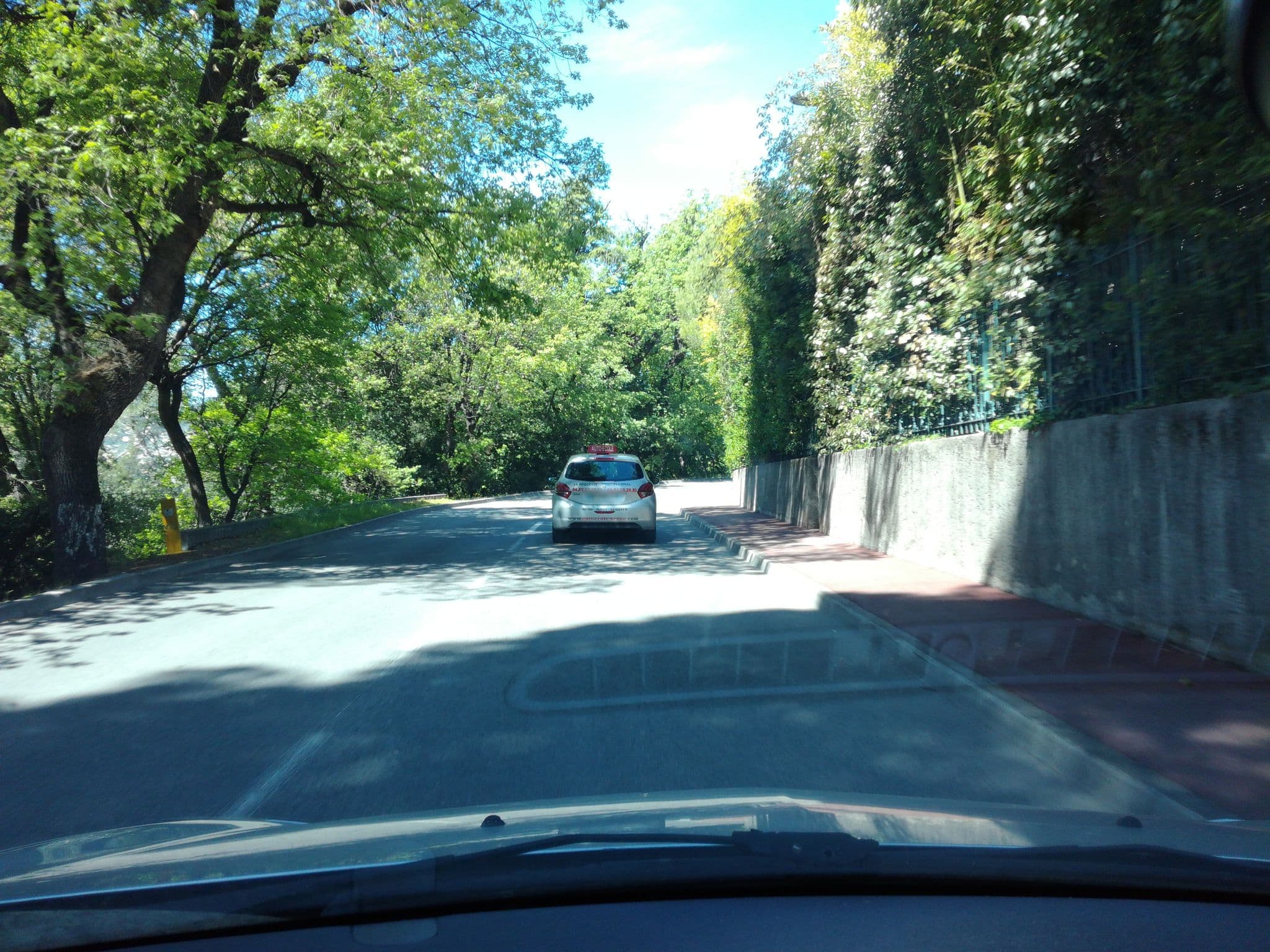 Street view near Inter-Hotel les Agapanthes de l'Esterel, Mandelieu-la-Napoule — © baptistemm (CC BY-SA · Mapillary)