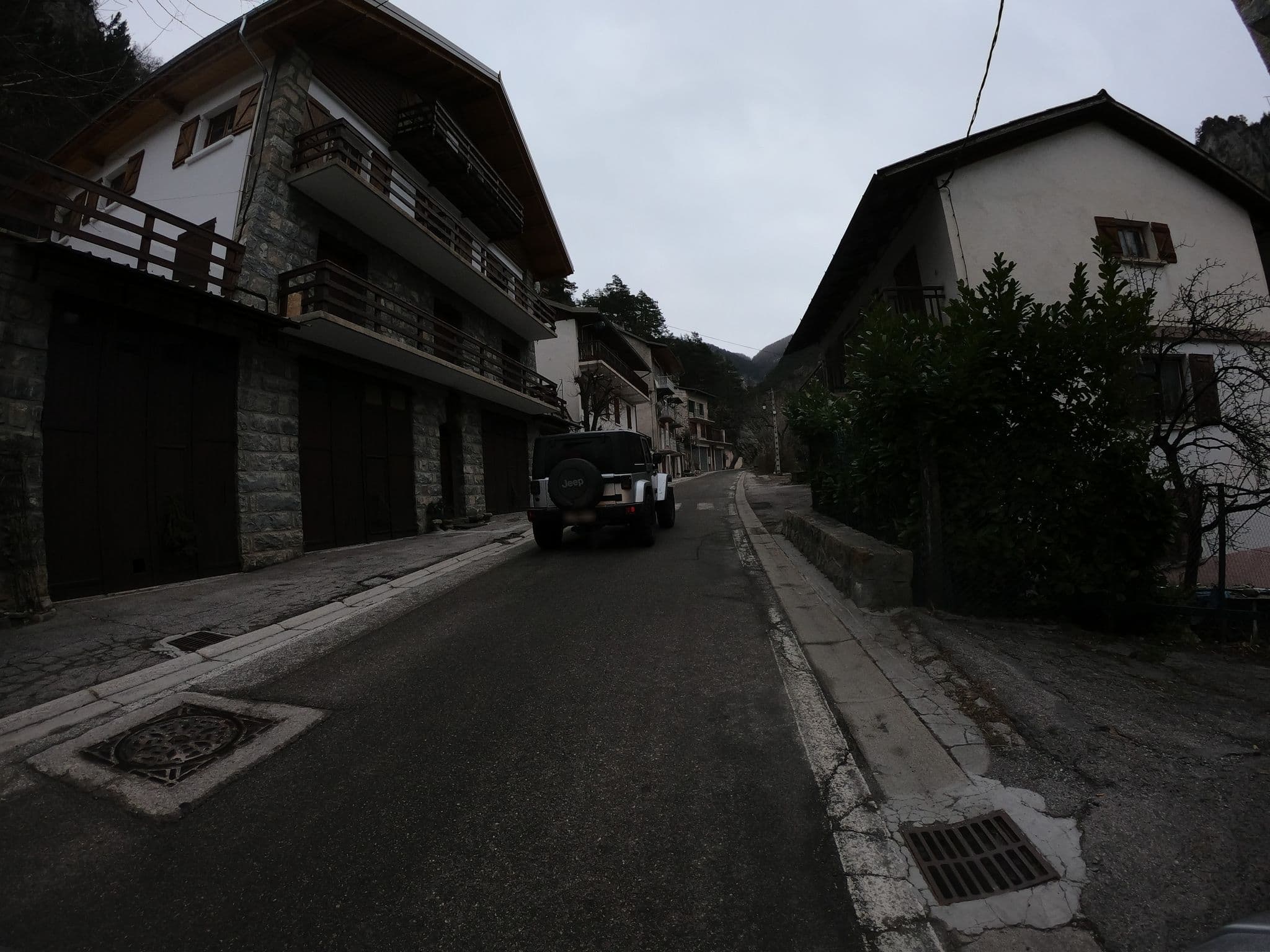 Street view near la Para, Saint-Étienne-de-Tinée — © joostjakob (CC BY-SA · Mapillary)