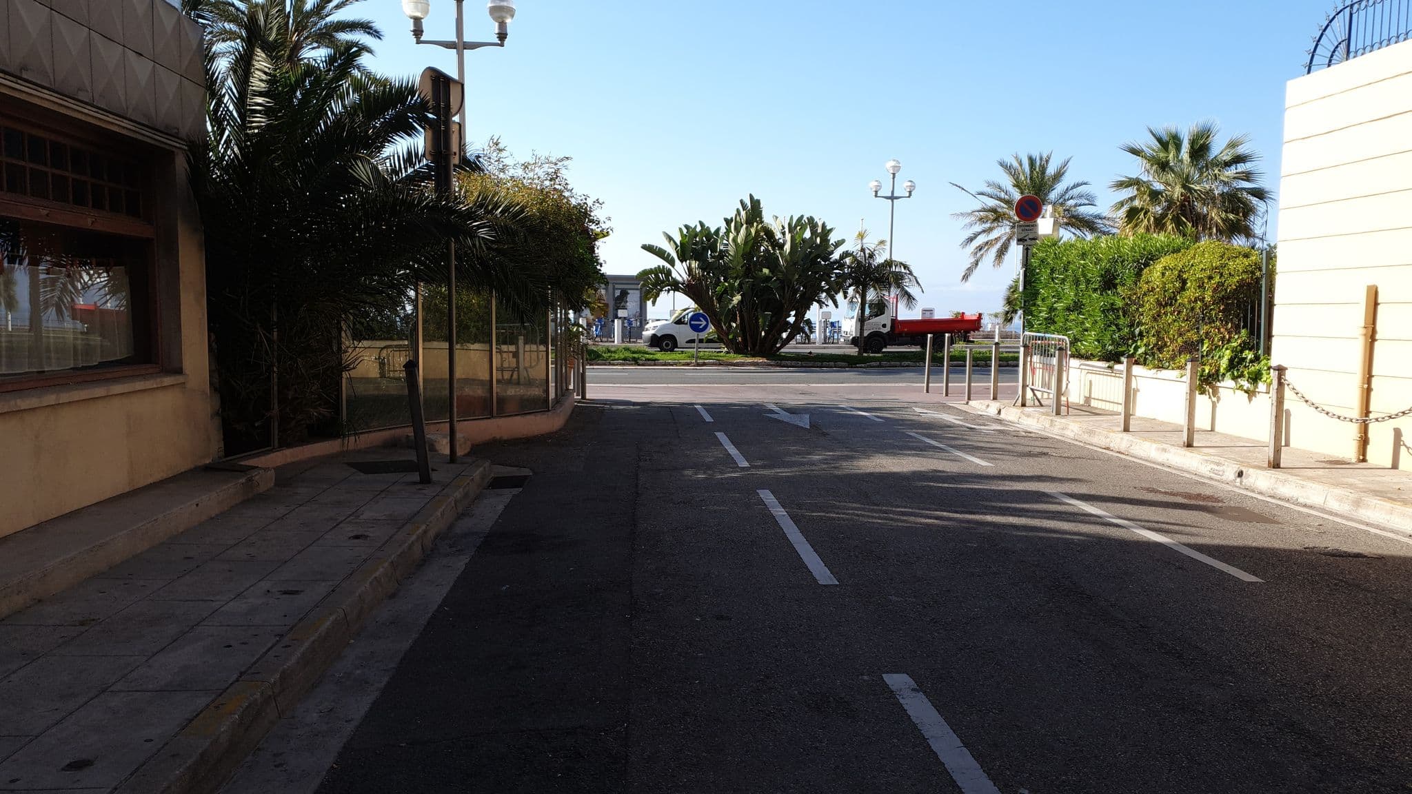 Street view near Best Western Premier Hôtel West End, Rue de France — © flox (CC BY-SA · Mapillary)