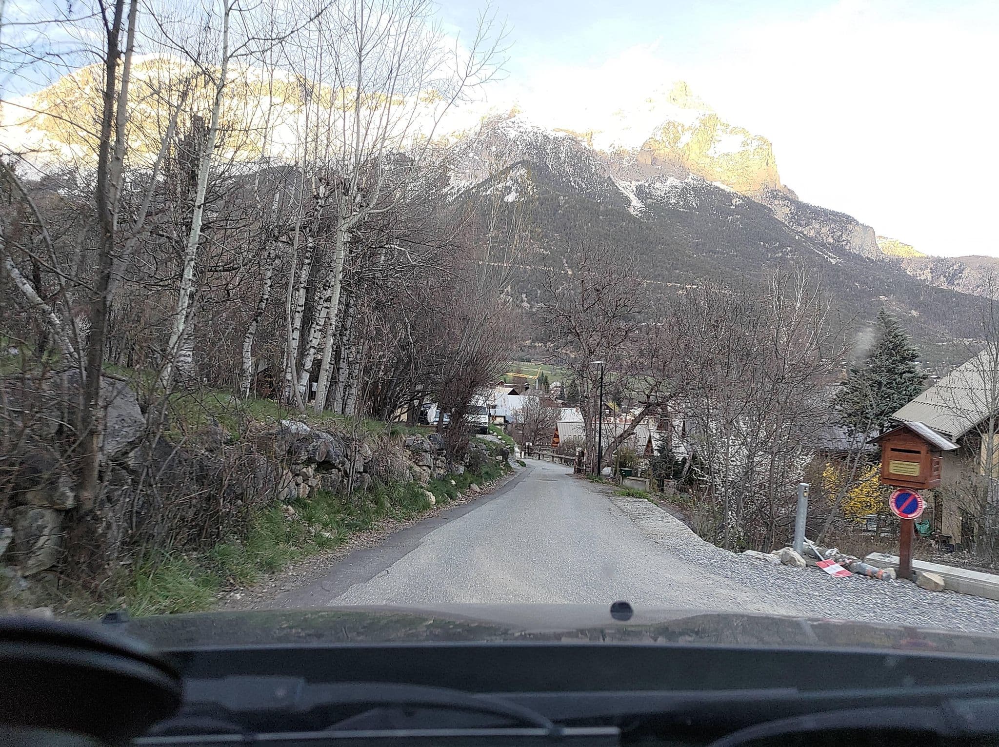 Street view near Gite d'étape l'Aiglière, Saint-Martin-de-Queyrières — © MatthieuF4FNE (CC BY-SA · Mapillary)