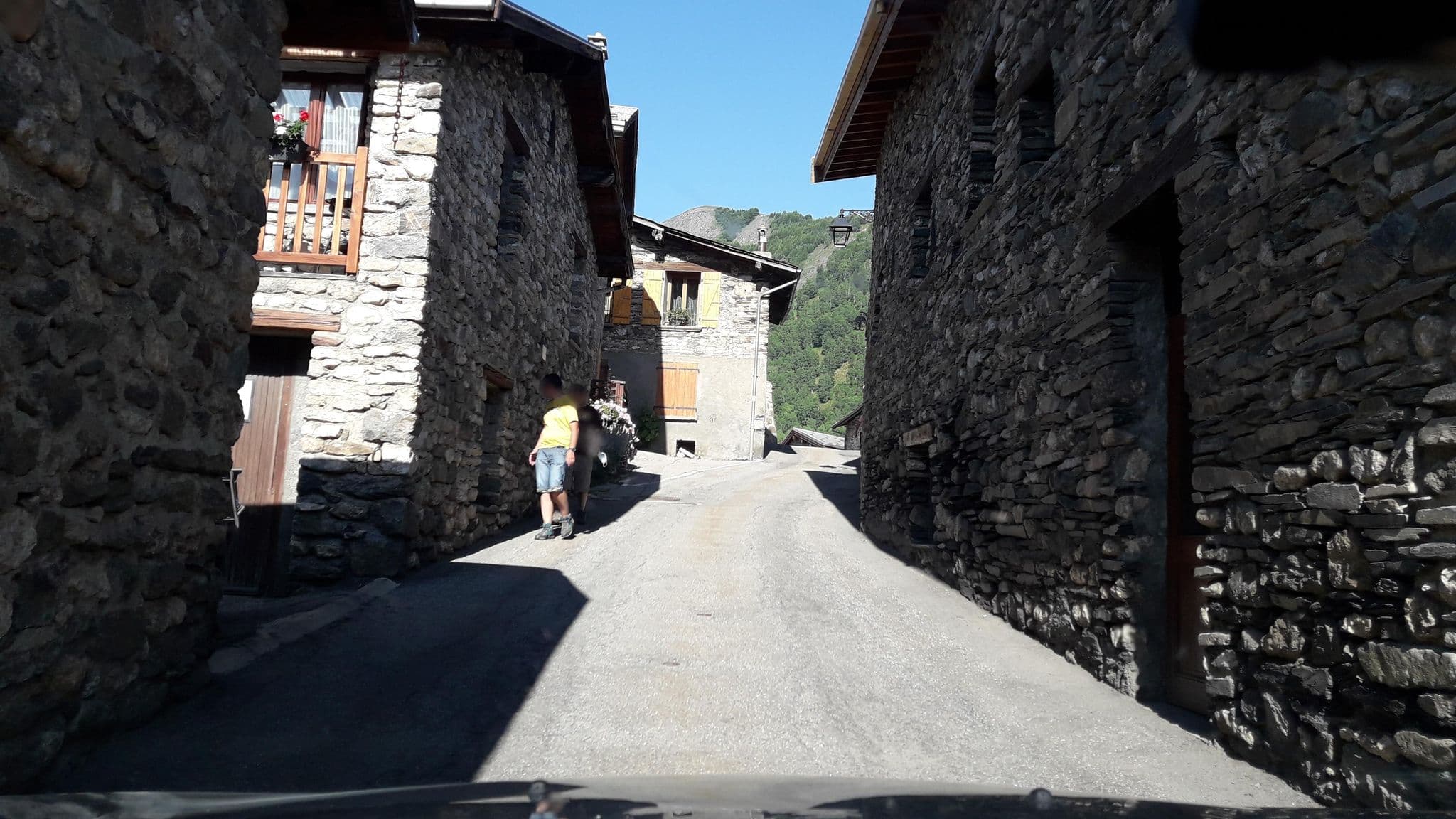 Street view near Rojas, Mont-de-Lans — © eric_s (CC BY-SA · Mapillary)