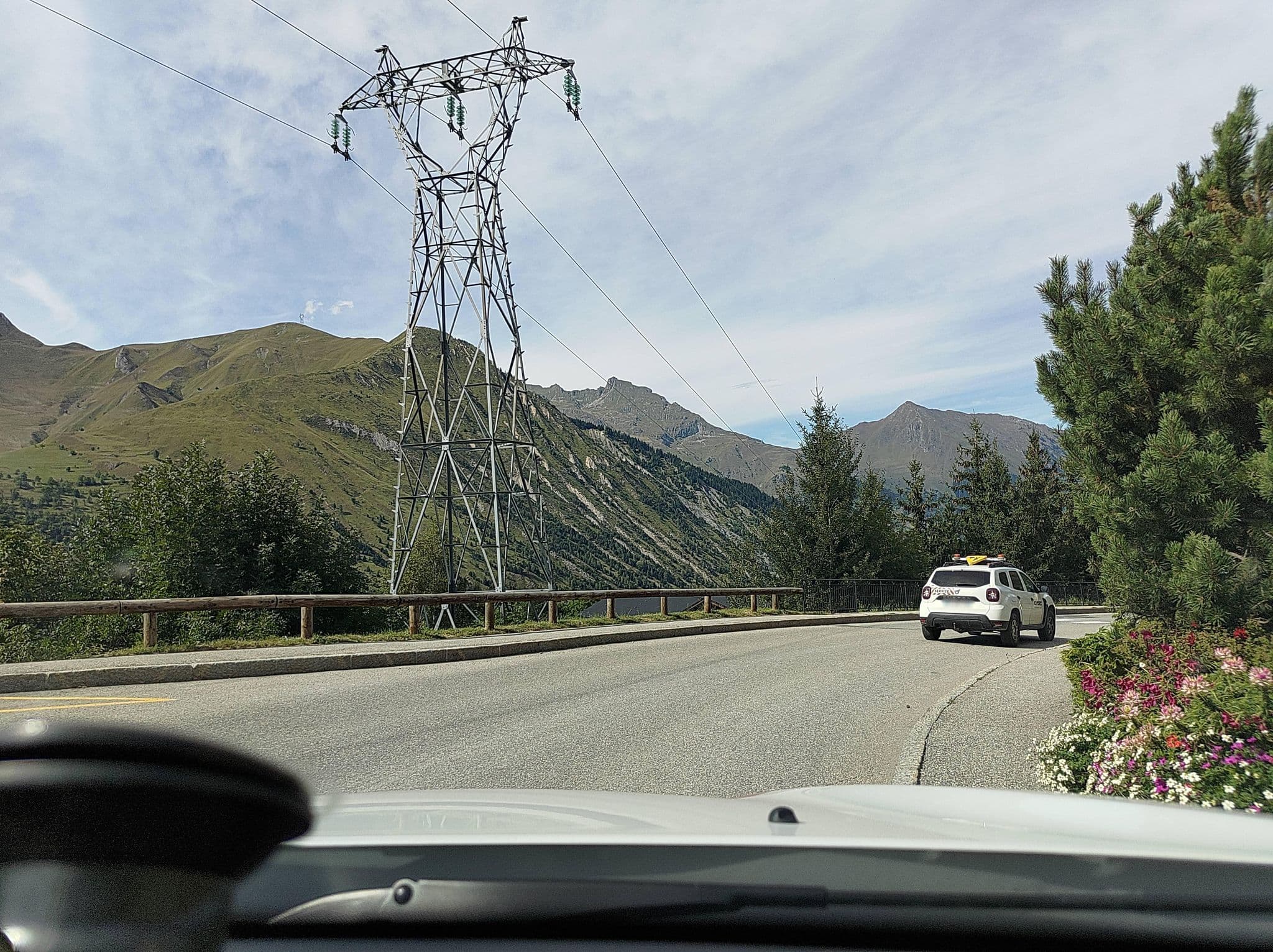 Street view near Alp'Hôtel, Saint-Martin-de-Belleville — © MatthieuF4FNE (CC BY-SA · Mapillary)