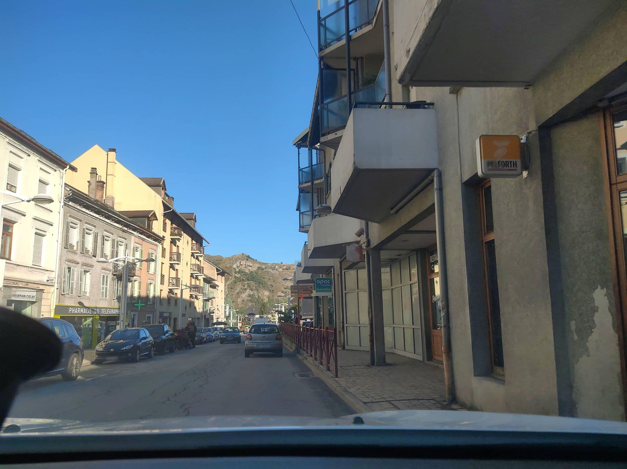 Street view near Hotel Savoy, Saint-Michel-de-Maurienne — © MatthieuF4FNE (CC BY-SA · Mapillary)