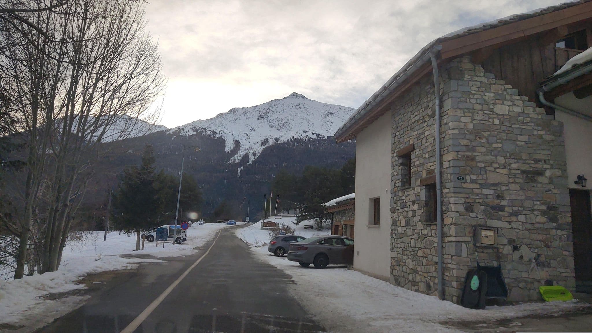 Street view near Gîte chalet le Moura Samou, Modane — © MatthieuF4FNE (CC BY-SA · Mapillary)