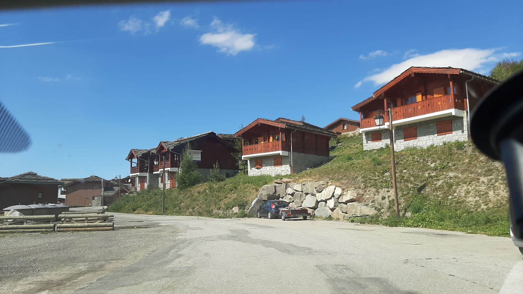 Street view near Odalys L'ours Blanc, Saint-Michel-de-Maurienne — © alexmodesto73 (CC BY-SA · Mapillary)