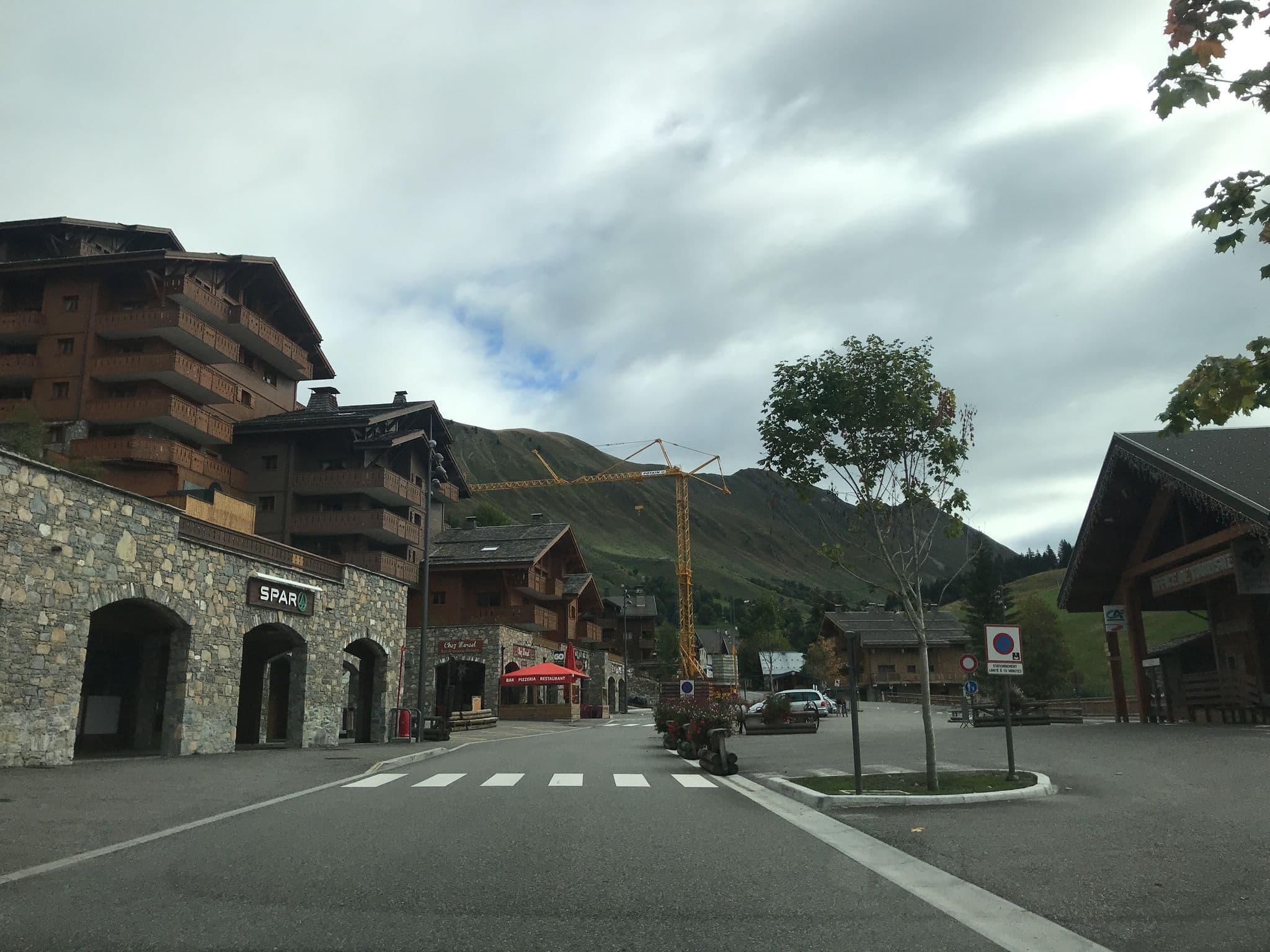 Street view near La Vardase, Le Grand-Bornand — © pgiraud (CC BY-SA · Mapillary)