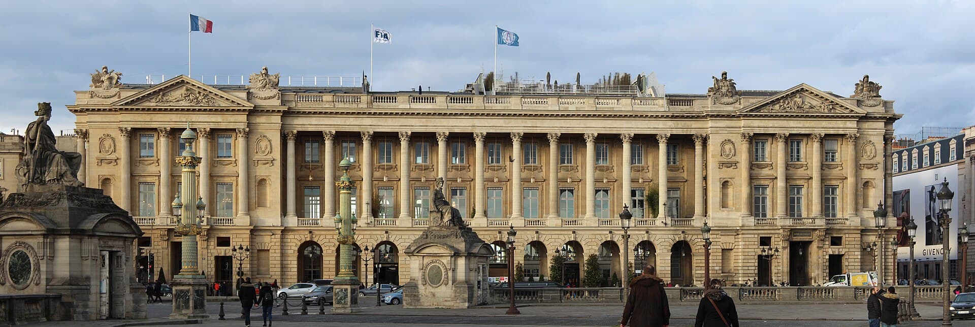 Hôtel de Crillon (via Wikimedia Commons, CC BY-SA 4.0)