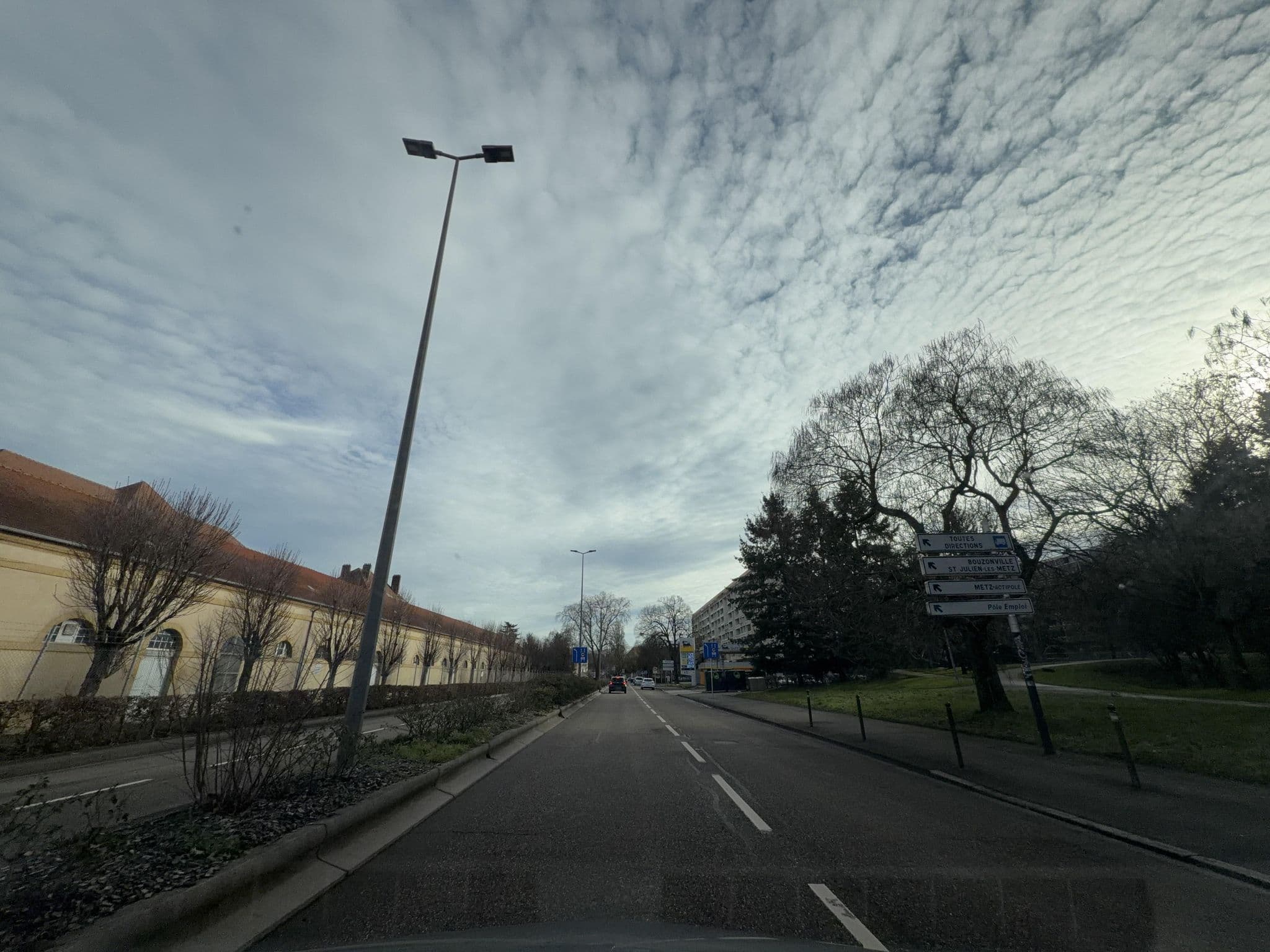 Street view near Résidence ST Clément, Metz — © petit_jaune (CC BY-SA · Mapillary)
