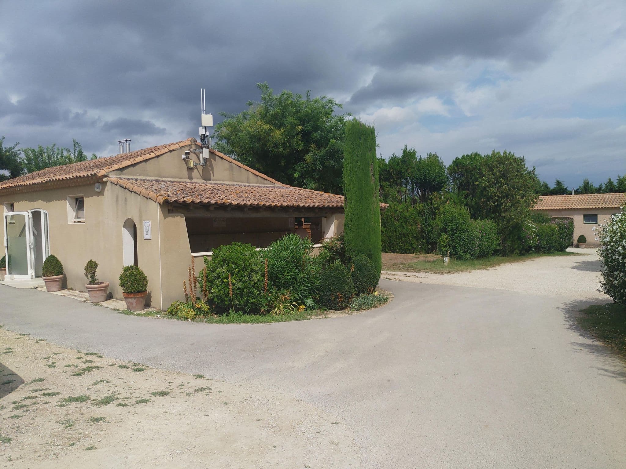 Street view near Camping Pégomas, Saint-Rémy-de-Provence — © janvanbekkum (CC BY-SA · Mapillary)