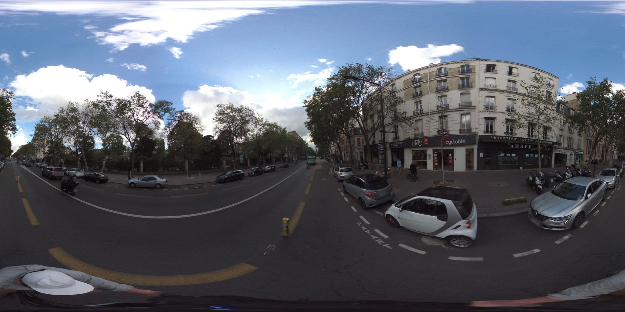 Street view near Le Parchamp, Boulogne-Billancourt — © geovelo (CC BY-SA · Mapillary)