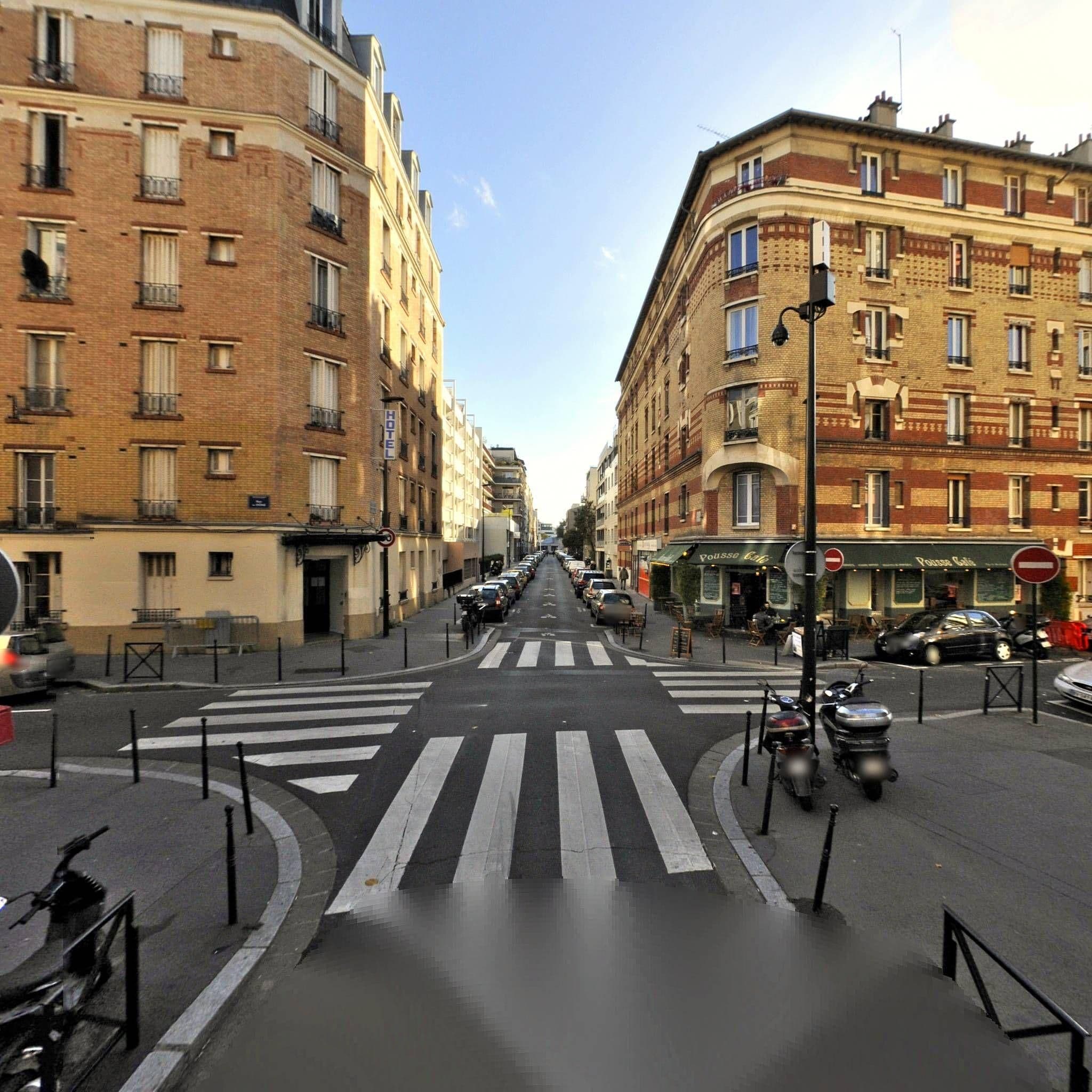 Street view near Dantan hotel, Boulogne-Billancourt — © mappy_sa (CC BY-SA · Mapillary)