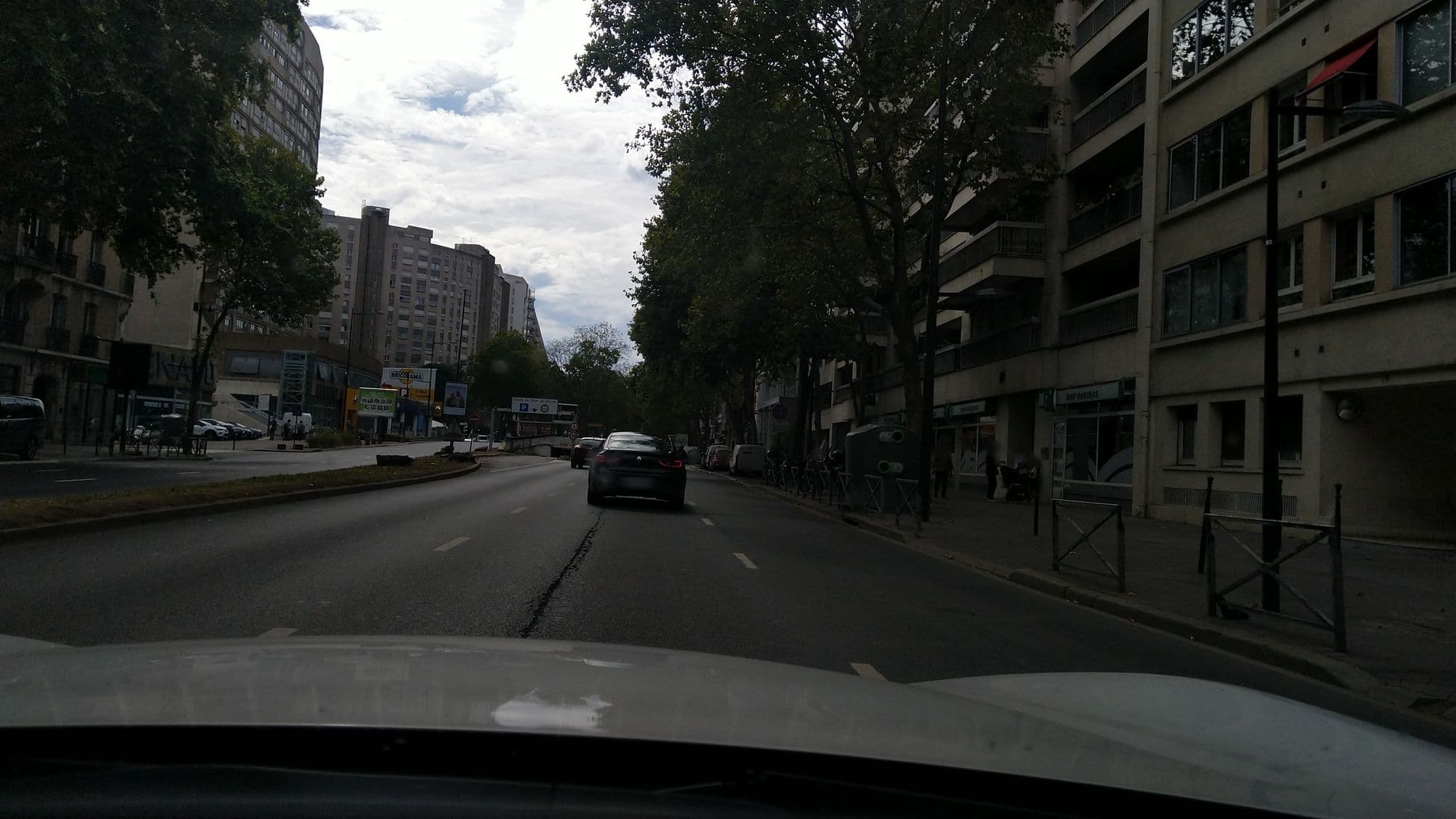 Street view near Hôtel Camélia, Boulogne-Billancourt — © didier2020 (CC BY-SA · Mapillary)
