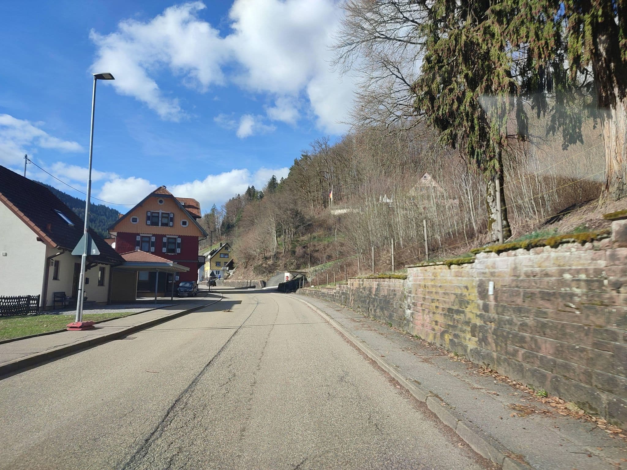 Street view near Hotel Villa Anna, Bad Rippoldsau-Schapbach — © karthoo (CC BY-SA · Mapillary)