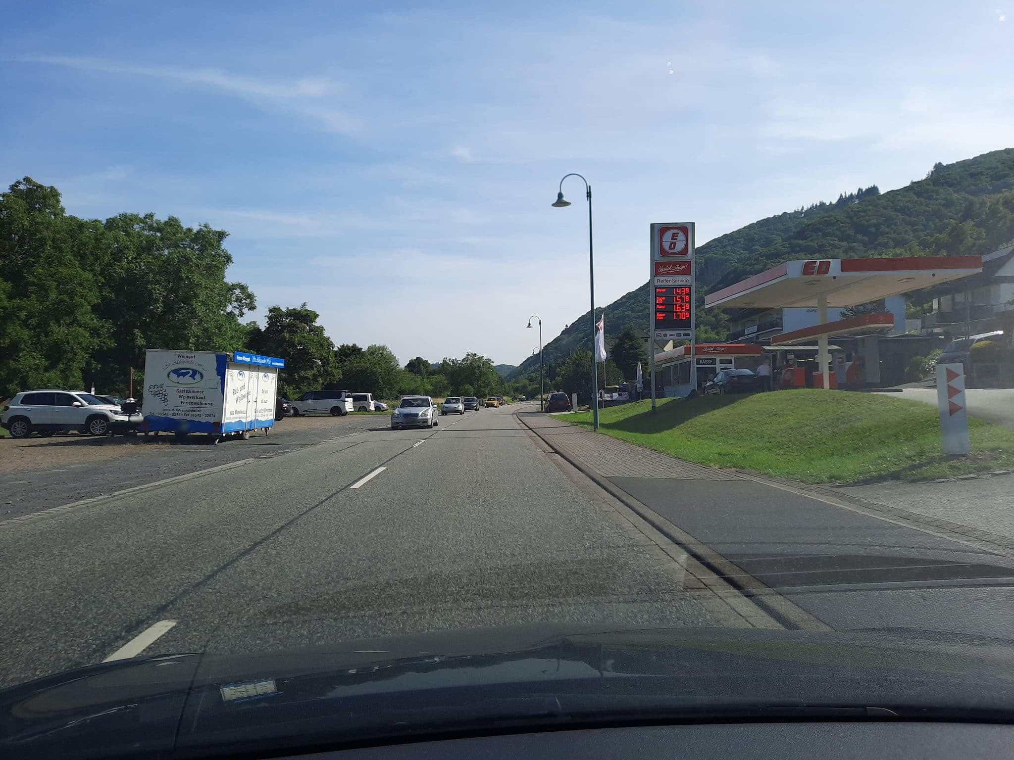 Street view near Residenz Moselstausee, Bullay — © Lowiekse (CC BY-SA · Mapillary)