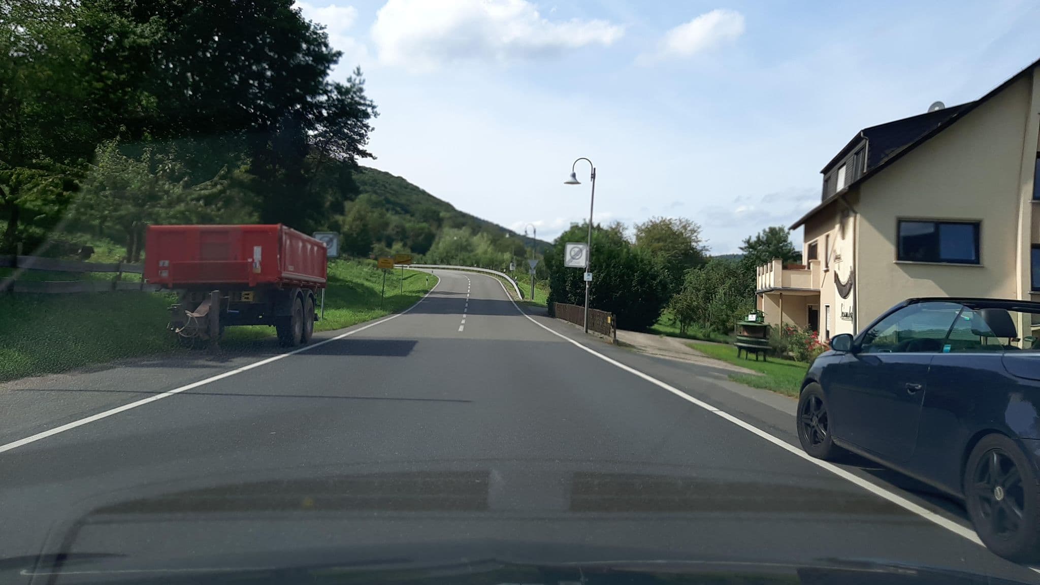 Street view near Ferienwohnung Mosel, Zeltingen-Rachtig — © Lowiekse (CC BY-SA · Mapillary)