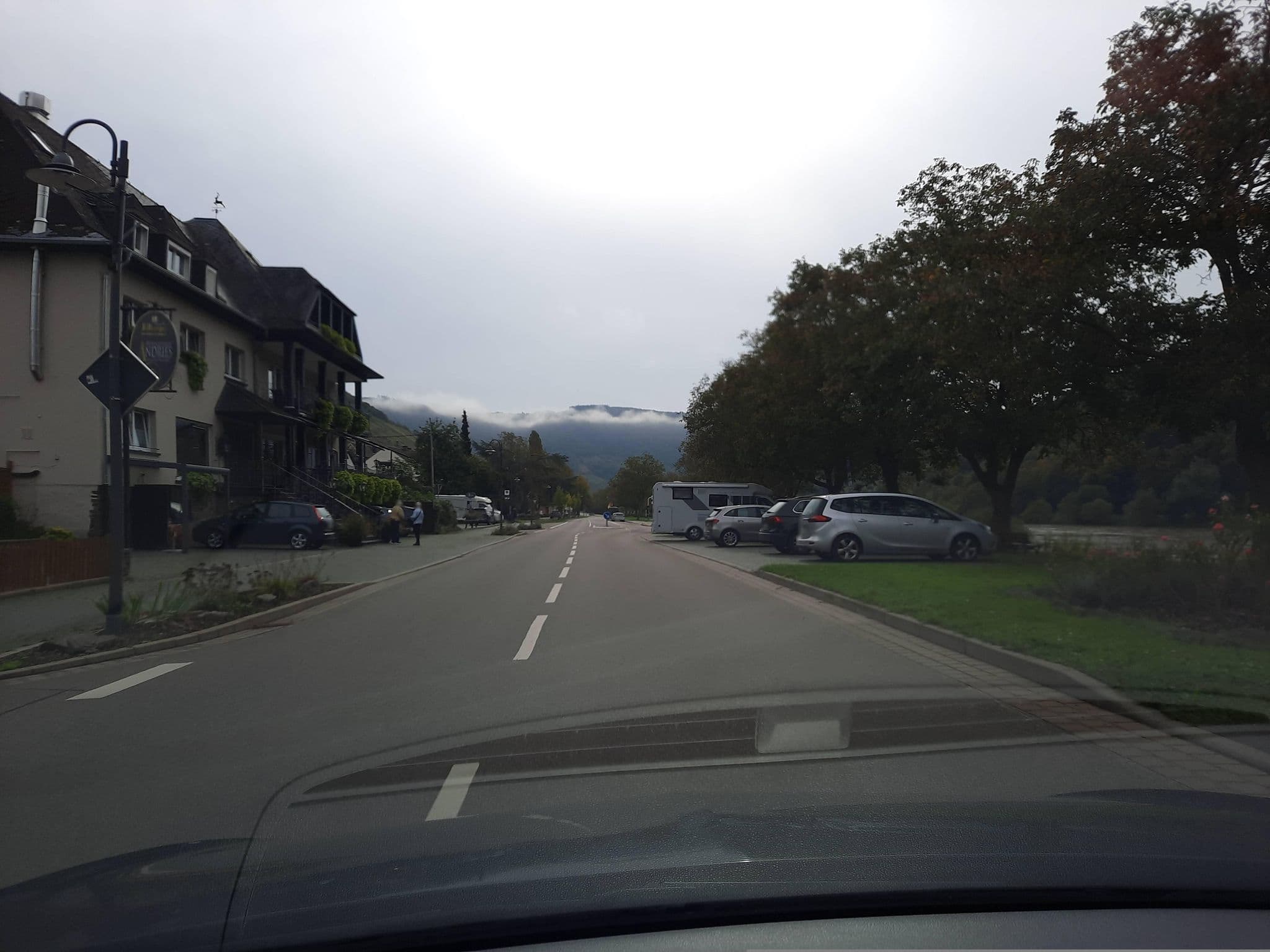 Street view near Hof von Eden, Ediger-Eller — © Lowiekse (CC BY-SA · Mapillary)