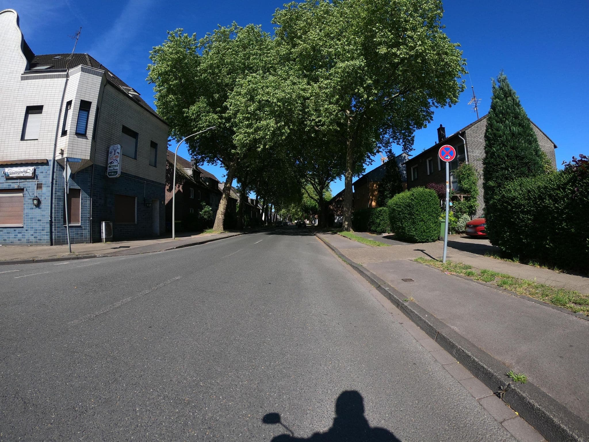 Street view near Hotel Zum Weissen Hirsch Oberhausen, Oberhausen — © geogladbecker (CC BY-SA · Mapillary)