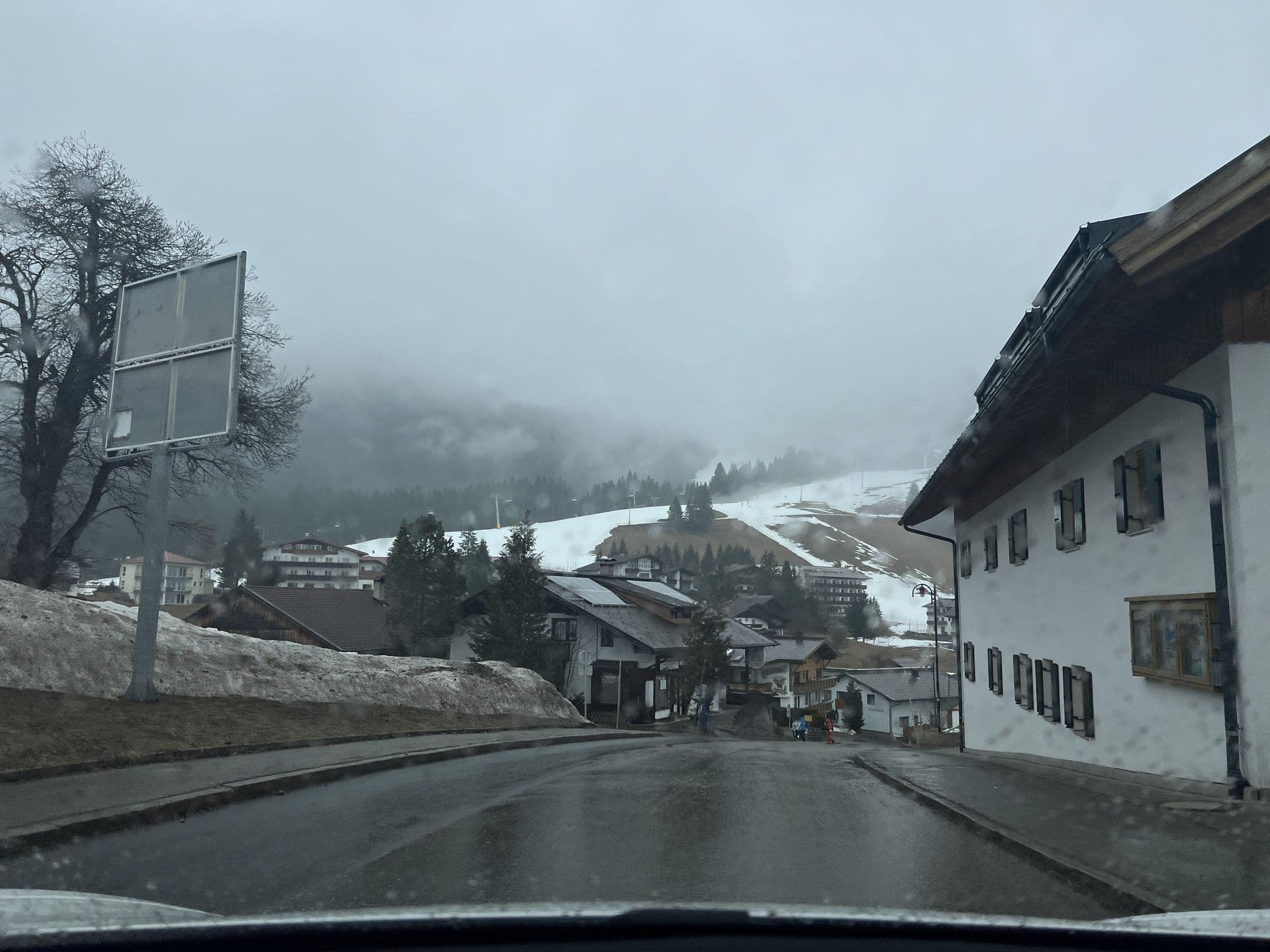 Street view near Chalet Zur Rose, Höfen — © ottor (CC BY-SA · Mapillary)
