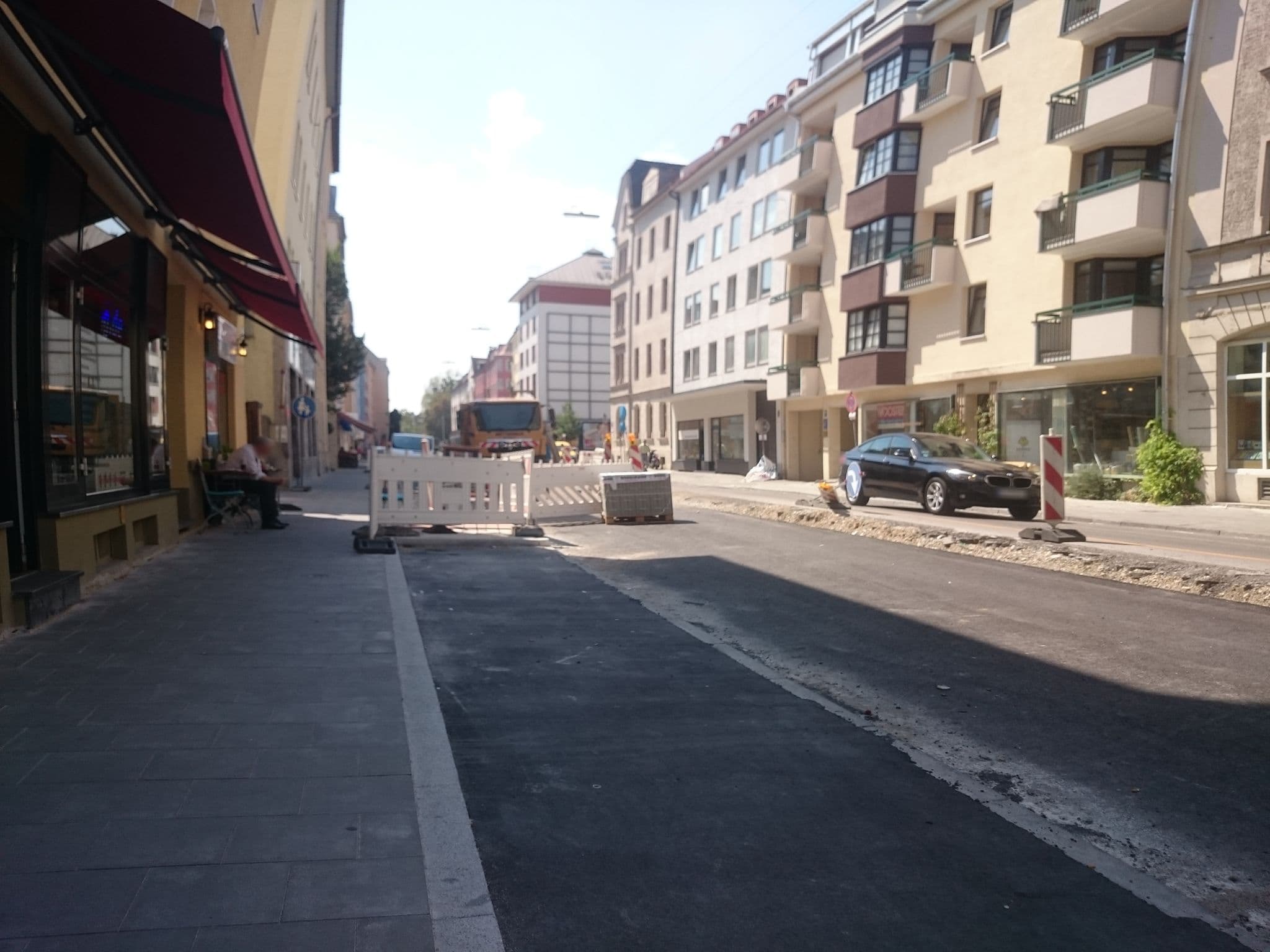 Street view near dayroom 24 GmbH, Munich — © msdess (CC BY-SA · Mapillary)
