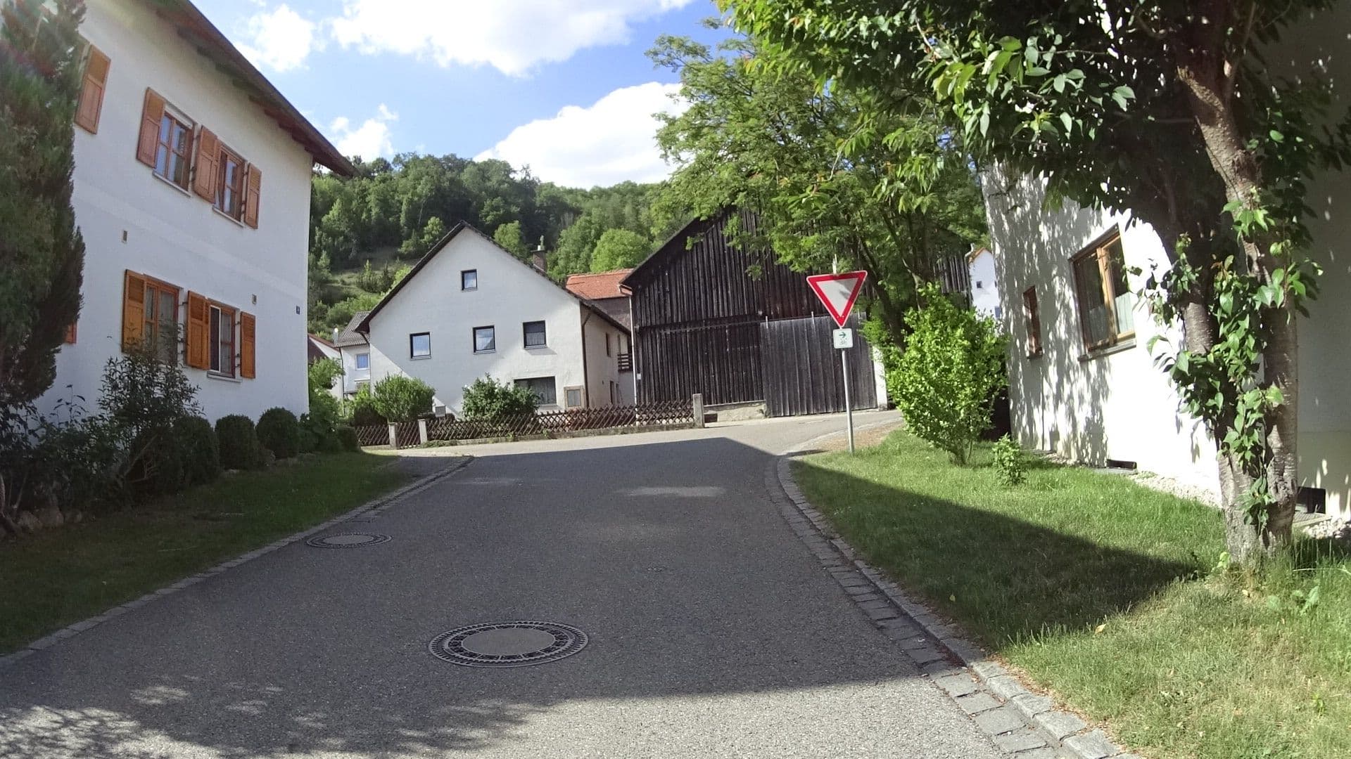 Street view near Hildegard Pröll, Greding — © ramap (CC BY-SA · Mapillary)