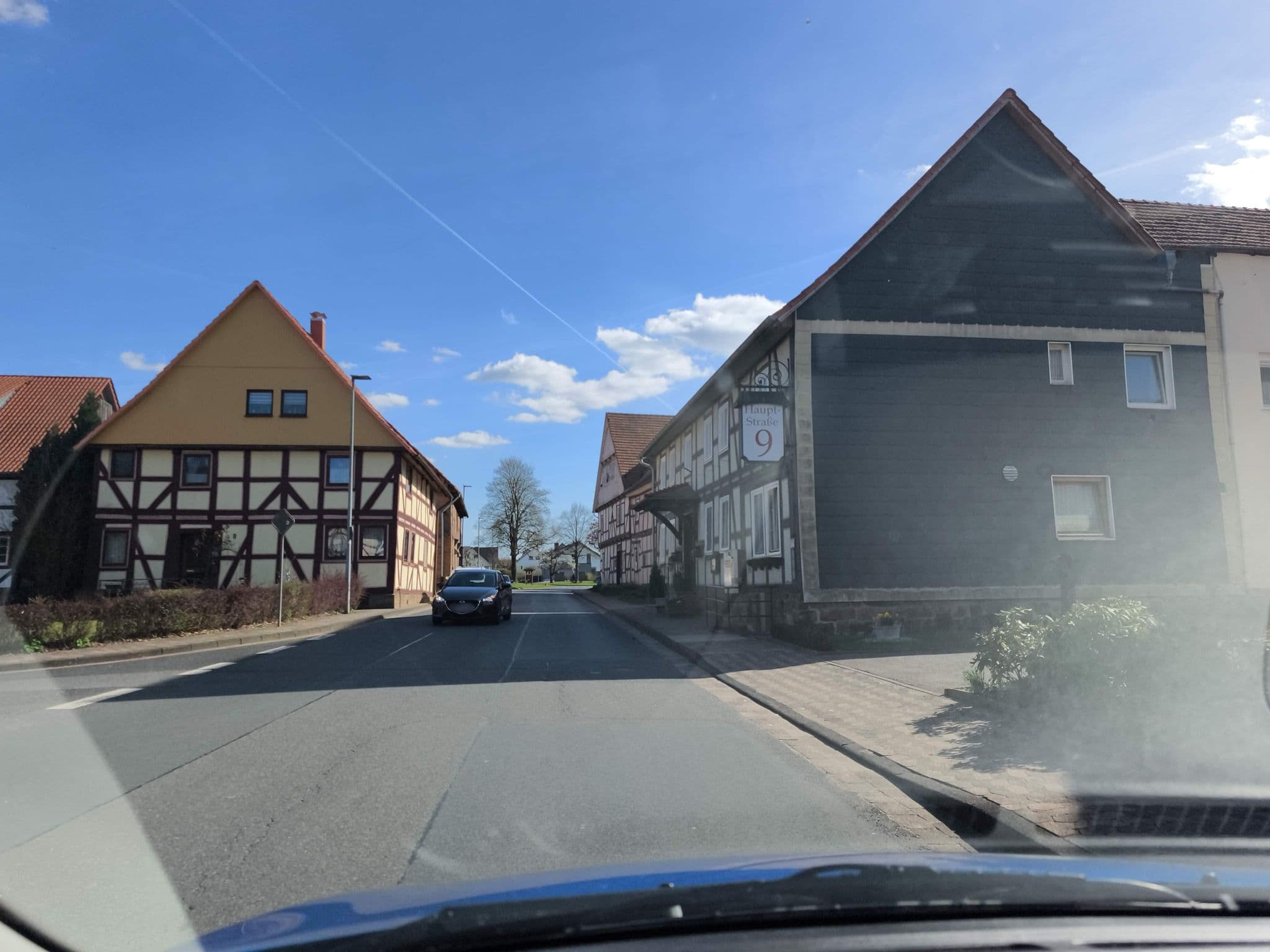 Street view near Gasthaus Zur Linde, Hannoversch Münden — © hotteliene (CC BY-SA · Mapillary)