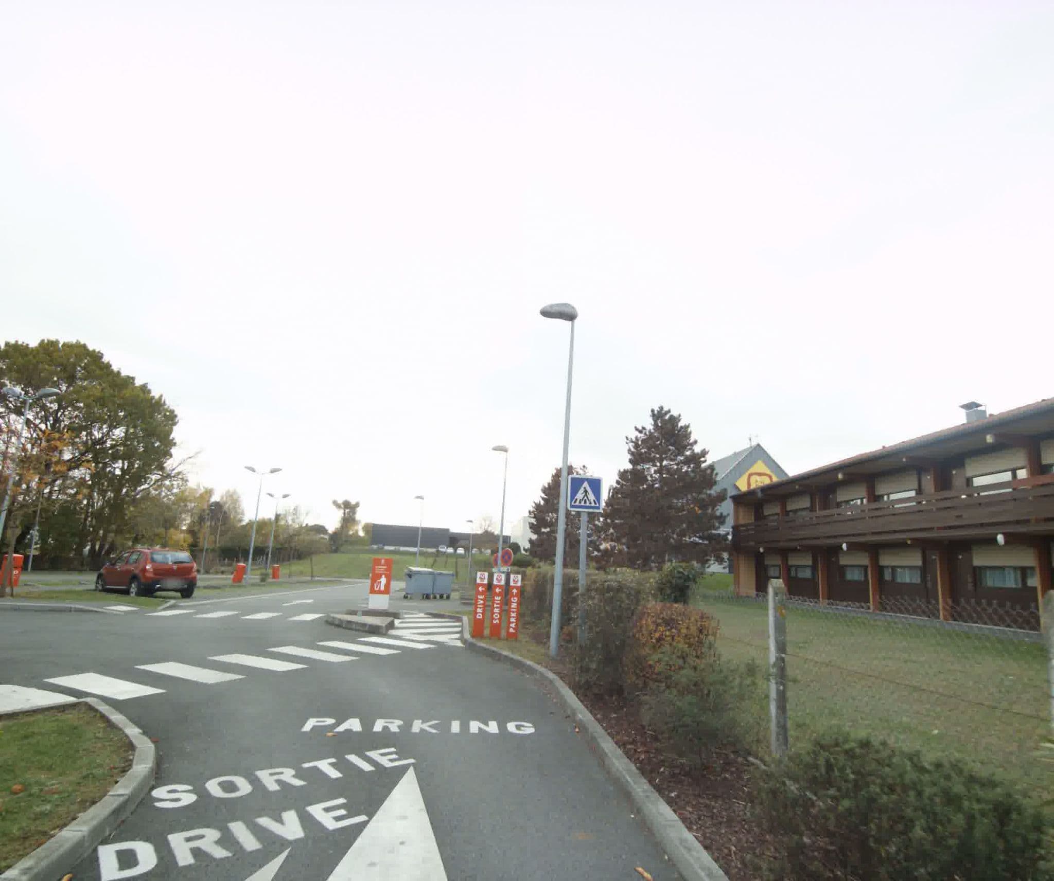 Street view near Campanile, Saintes — © sogefi (CC BY-SA · Mapillary)