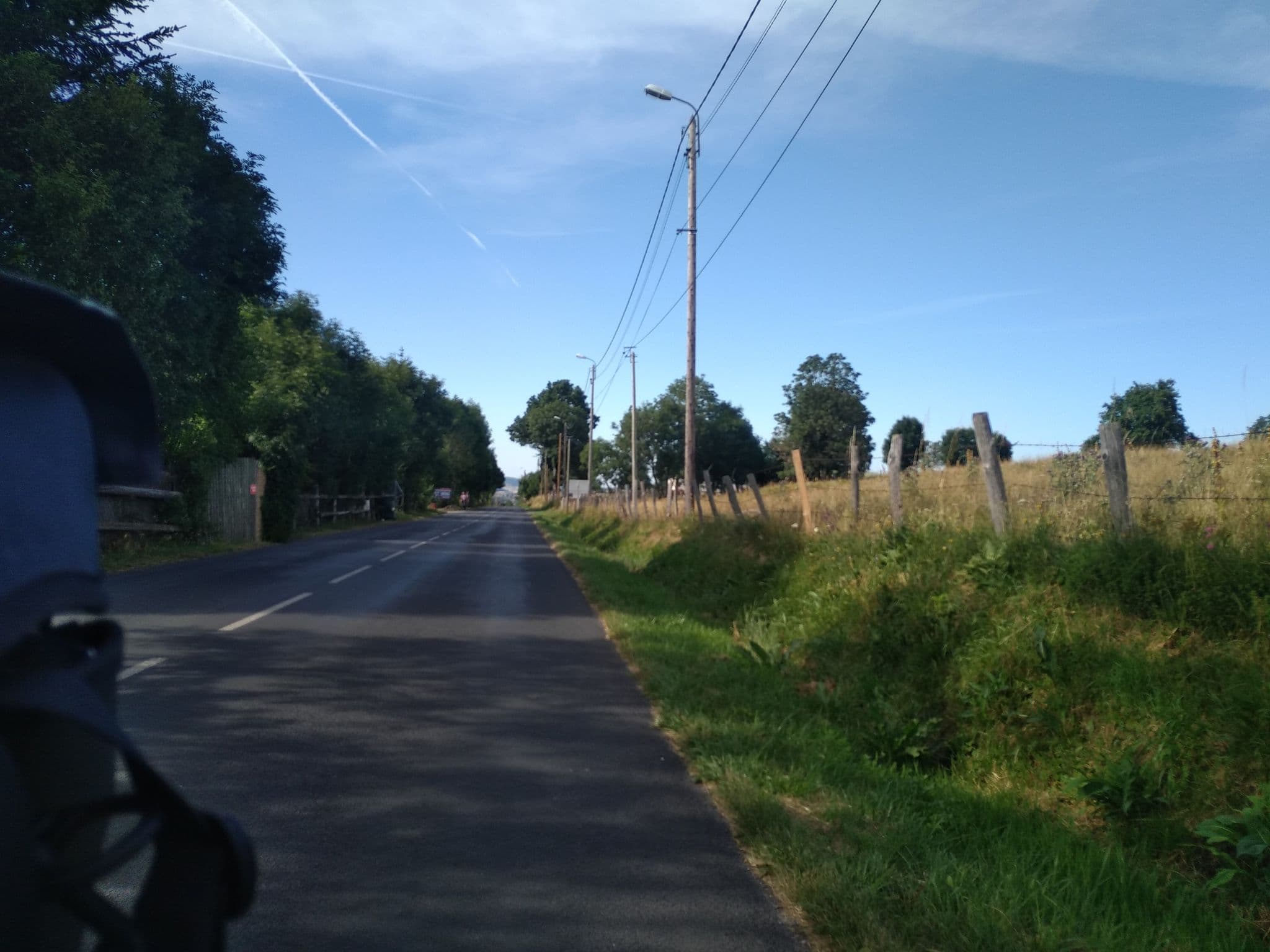 Street view near Centre Equestre des Monts d'Aubrac, Laguiole — © nomadmapper (CC BY-SA · Mapillary)
