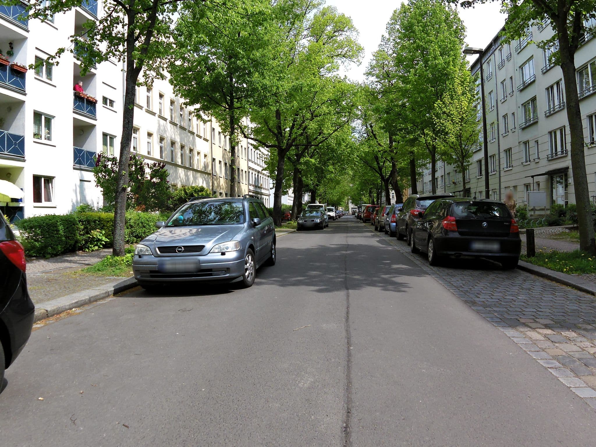 Street view near Haus Wilhelma, Gohlis — © zoegglmeyr (CC BY-SA · Mapillary)