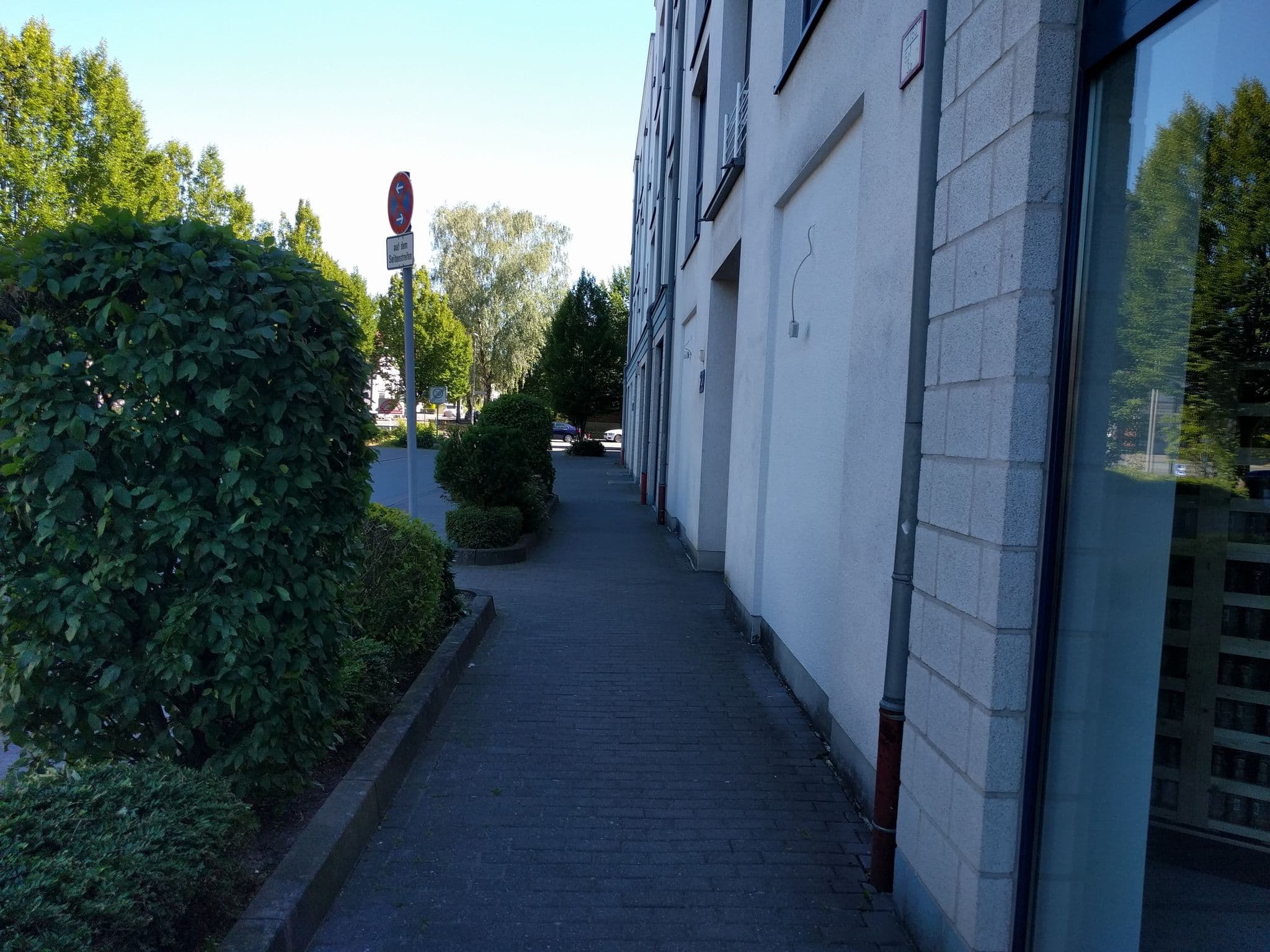 Street view near Ferienhaus - Tegtmeyer, Bielefeld — © shedeki (CC BY-SA · Mapillary)