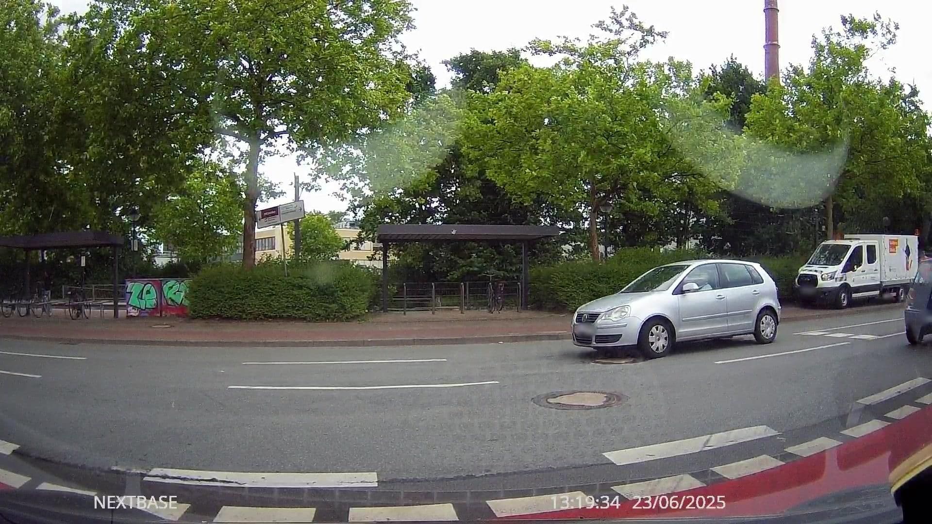 Street view near Hotel Kaiser, Bielefeld — © derlipper (CC BY-SA · Mapillary)