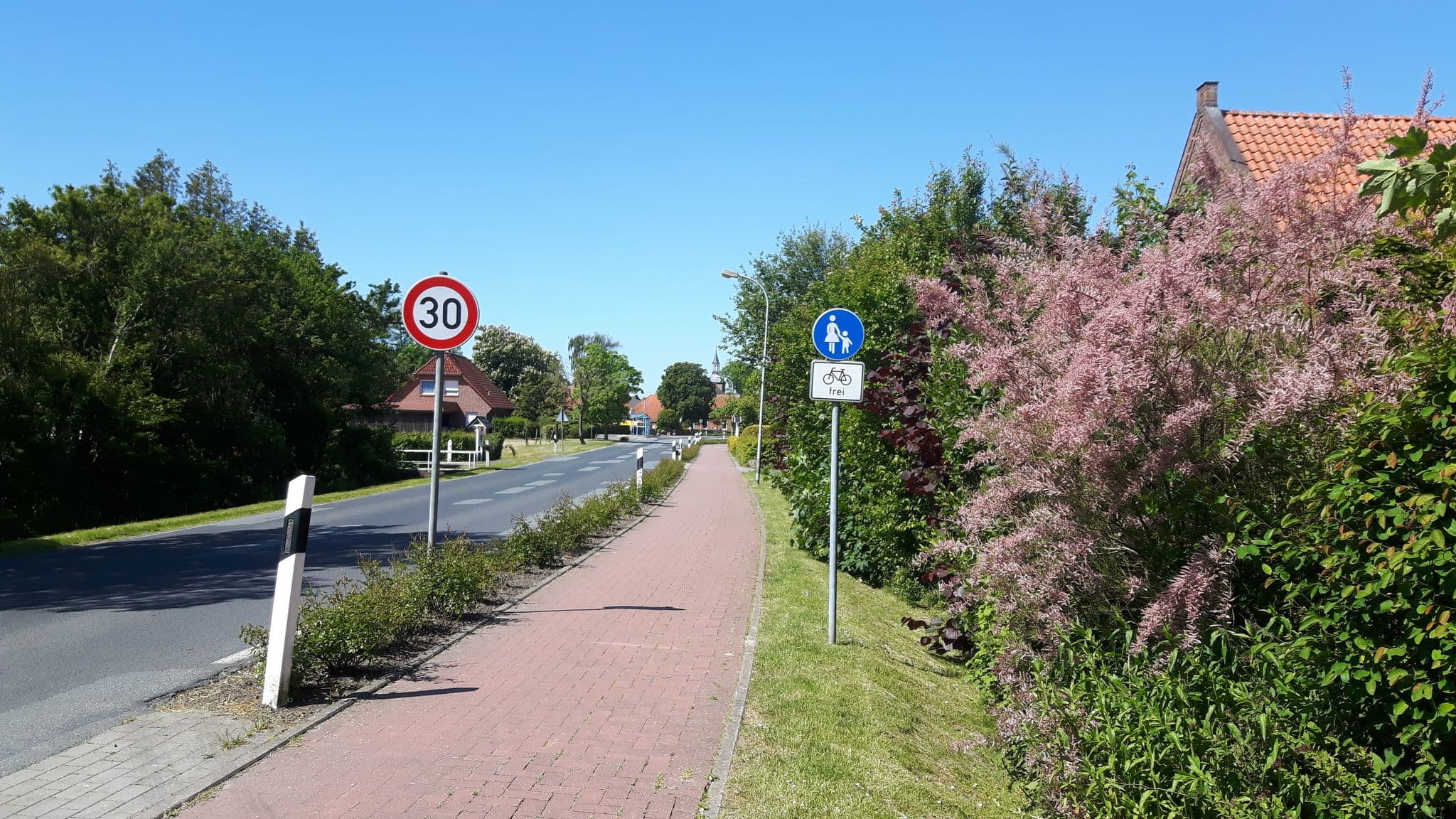 Street view near Steinhaus Germania, Neuharlingersiel — © abmap (CC BY-SA · Mapillary)