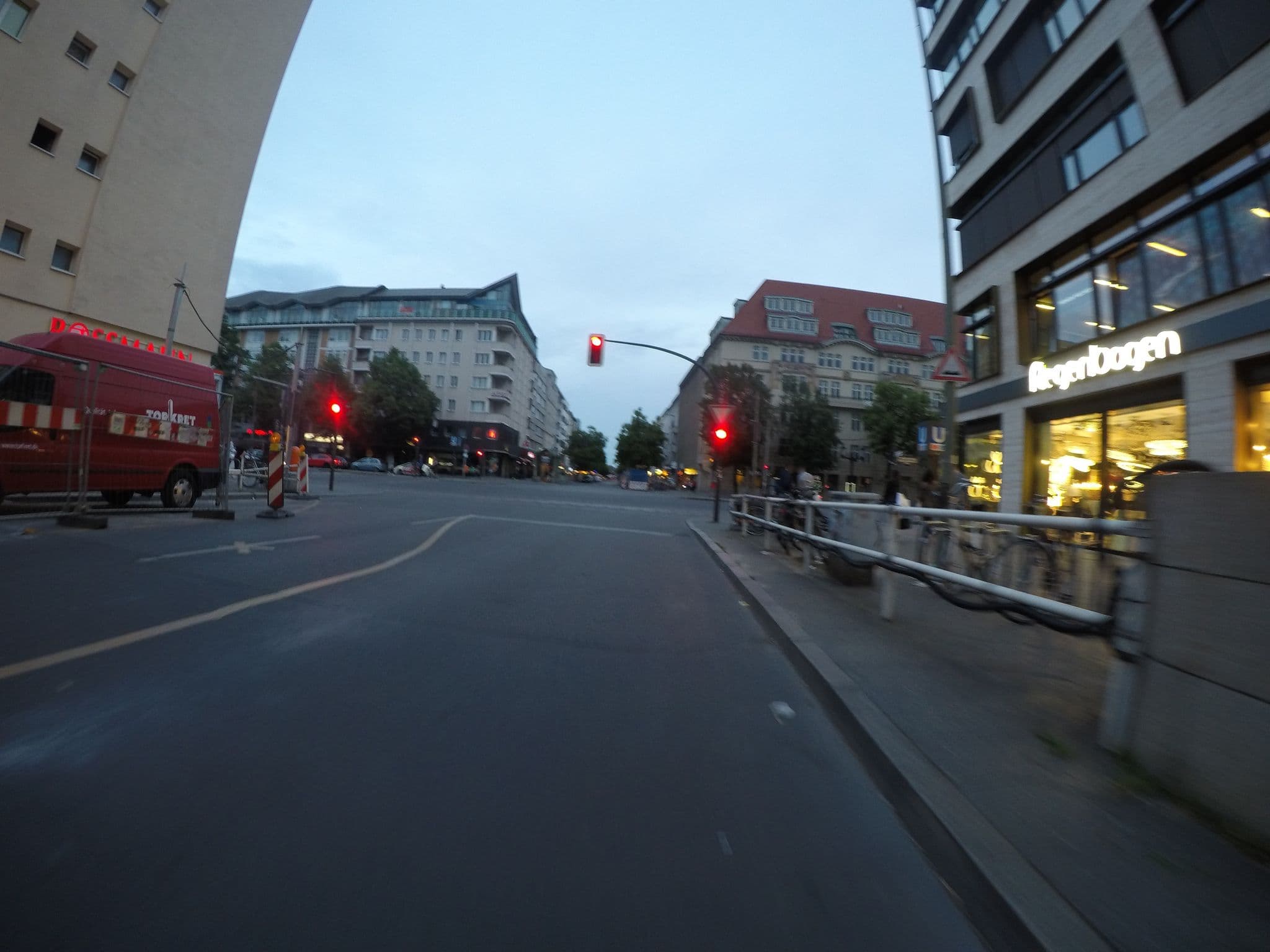 Street view near Goodmans Living, Charlottenburg — © dl7auq (CC BY-SA · Mapillary)