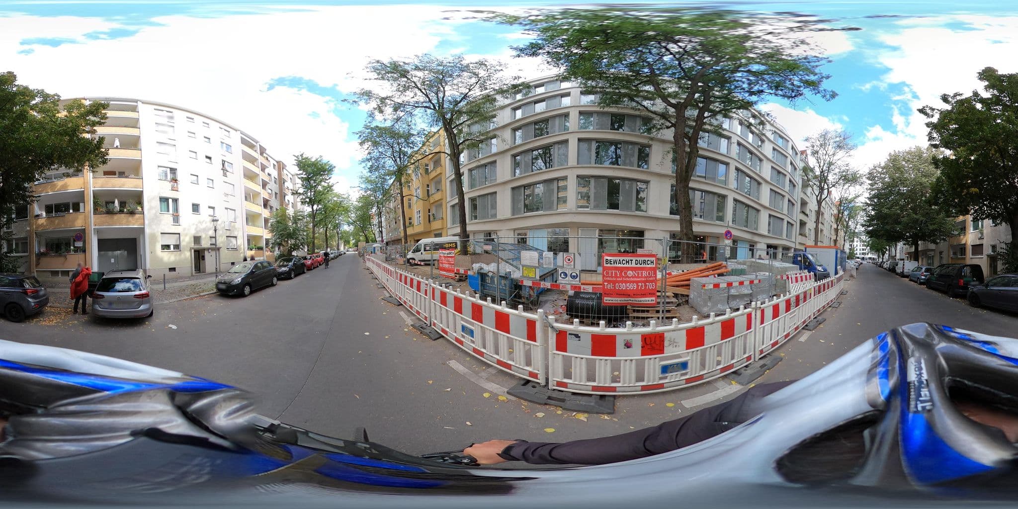 Street view near Carlotta Apartments, Charlottenburg — © eserte (CC BY-SA · Mapillary)