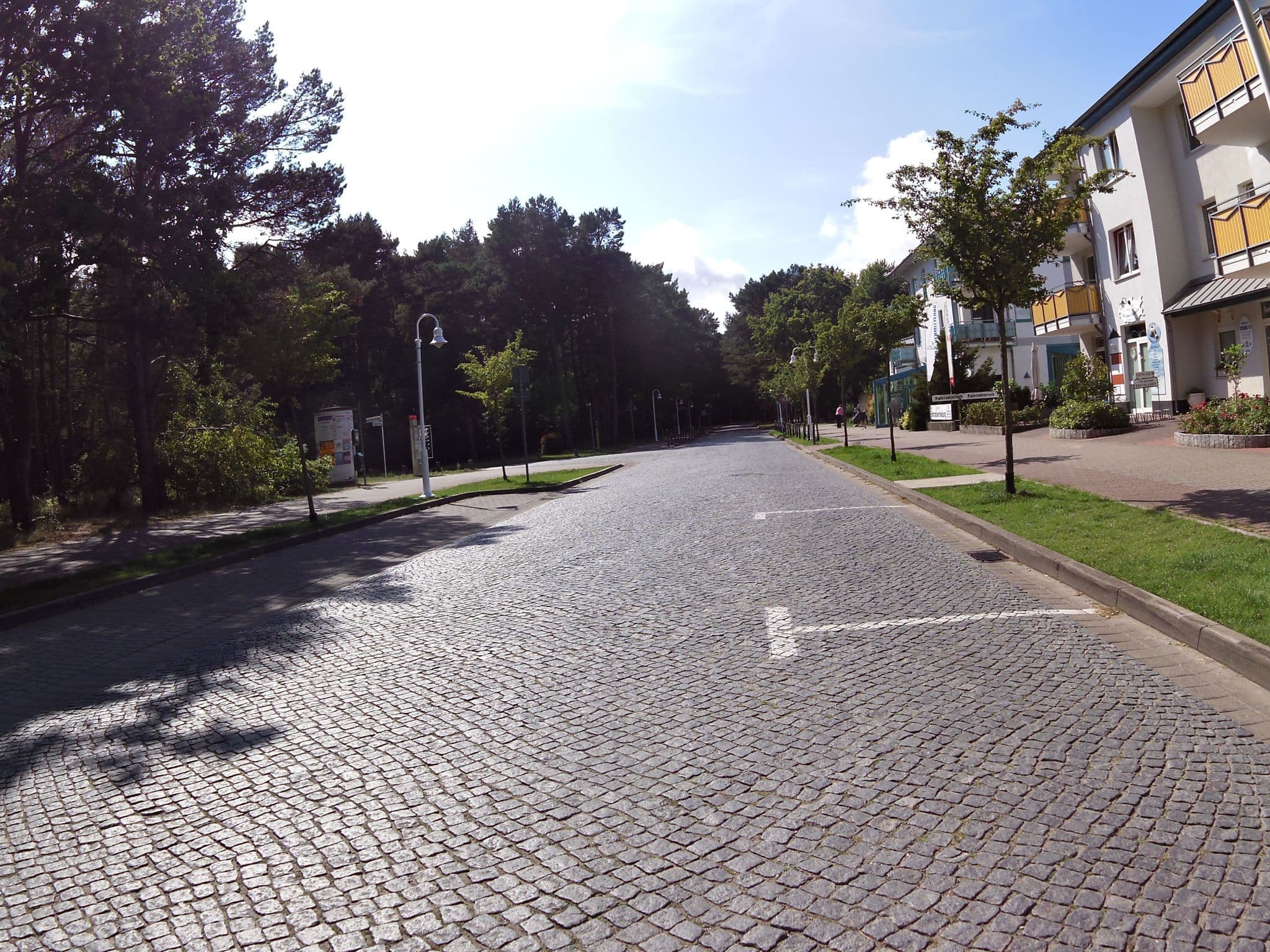 Street view near Ferienhaus Strand 18, Karlshagen — © zoegglmeyr (CC BY-SA · Mapillary)