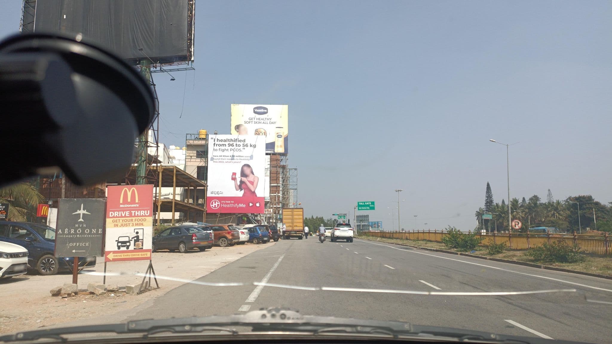 Street view near Purple Cloud Hotel, Kādiganahalli — © IBI (CC BY-SA · Mapillary)
