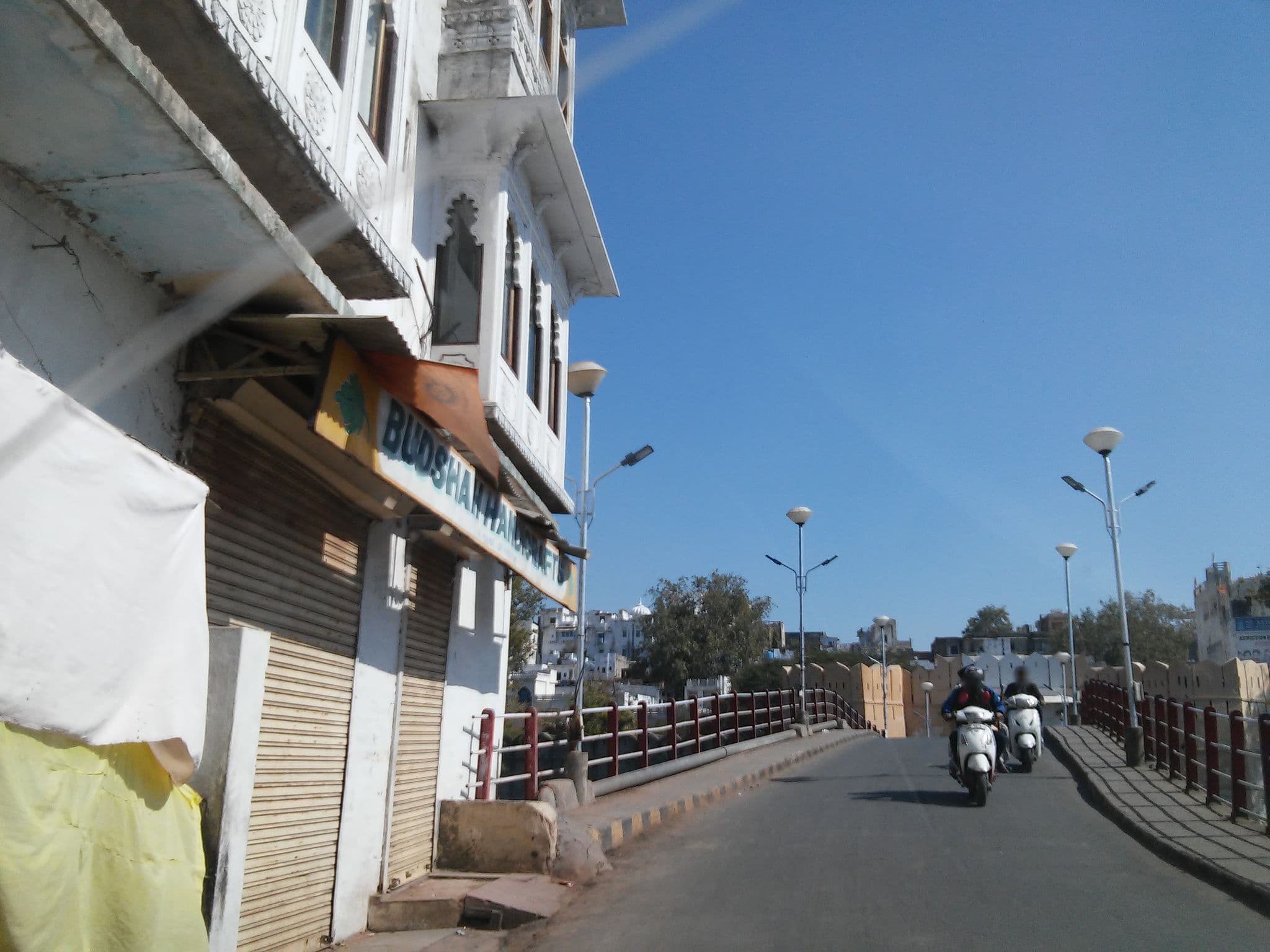 Street view near gaj karan haveli, Udaipur — © shravan91 (CC BY-SA · Mapillary)