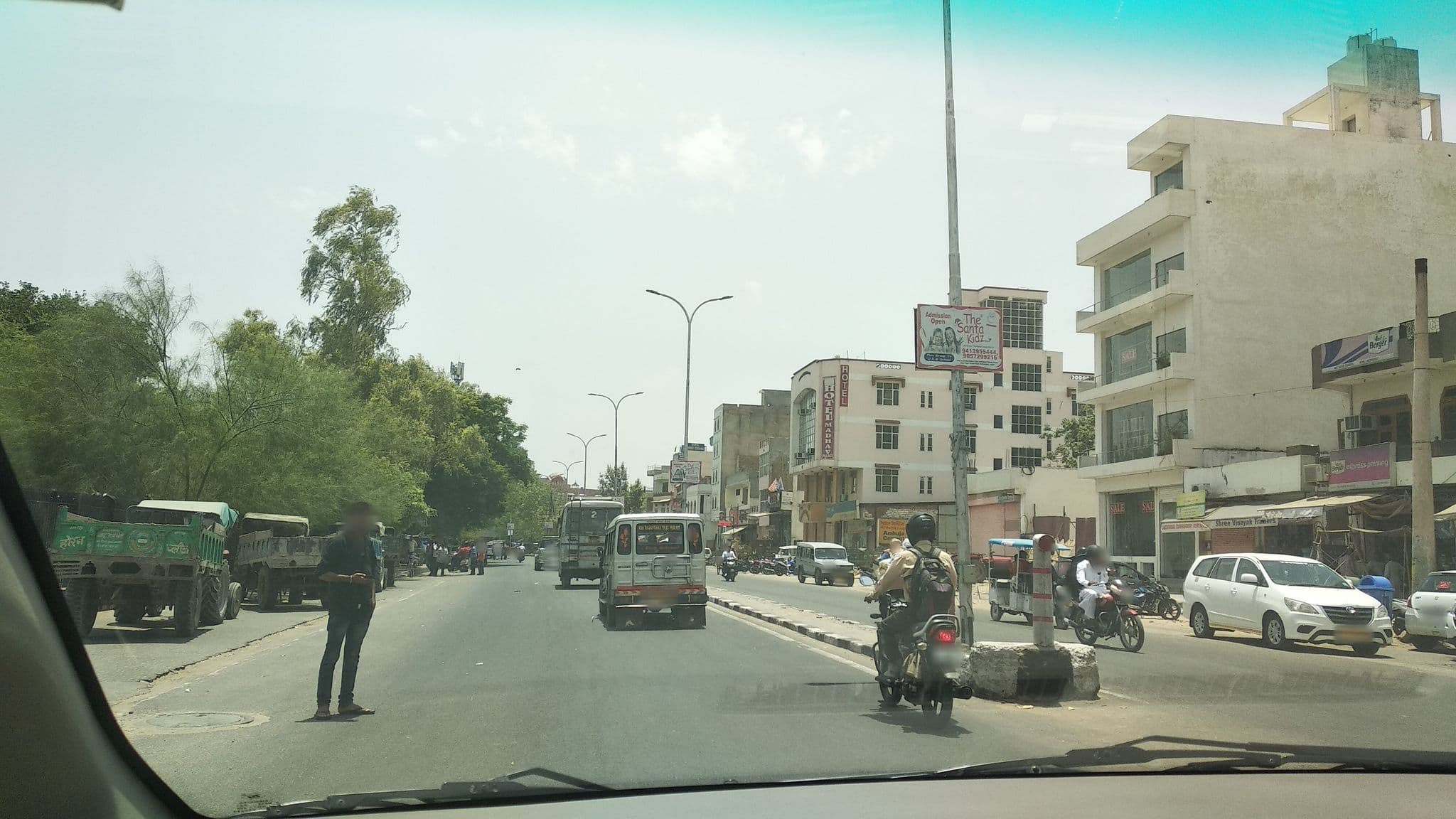 Street view near Hotel RAJPUTANA Haveli, Jaipur — © boracasli (CC BY-SA · Mapillary)