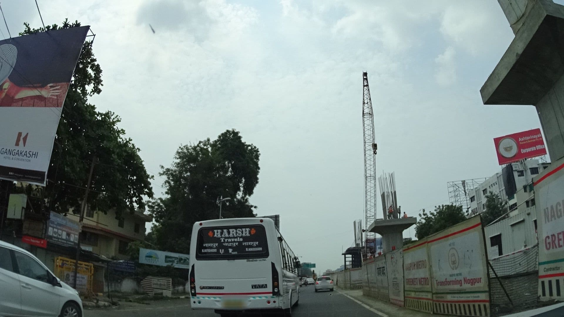 Street view near Sterling Resorts, Nagpur — © geohacker (CC BY-SA · Mapillary)