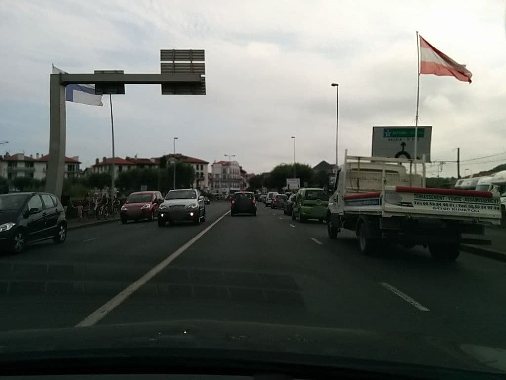 Street view near Aire de services de Saint-Jean-de-Luz, Saint-Jean-de-Luz — © moktarama (CC BY-SA · Mapillary)