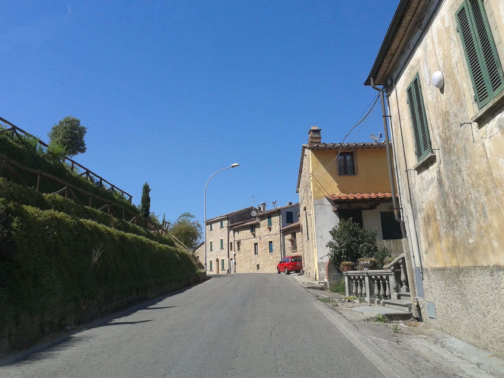 Street view near Borgo in Chianni, Casciana Terme — © momix (CC BY-SA · Mapillary)