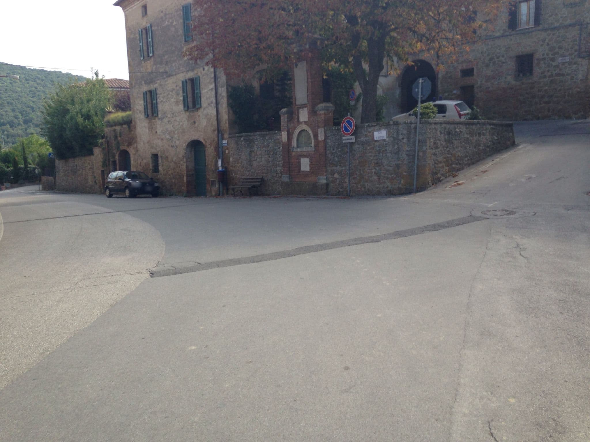 Street view near Le Casine di Castello, Pienza — © christhecat (CC BY-SA · Mapillary)