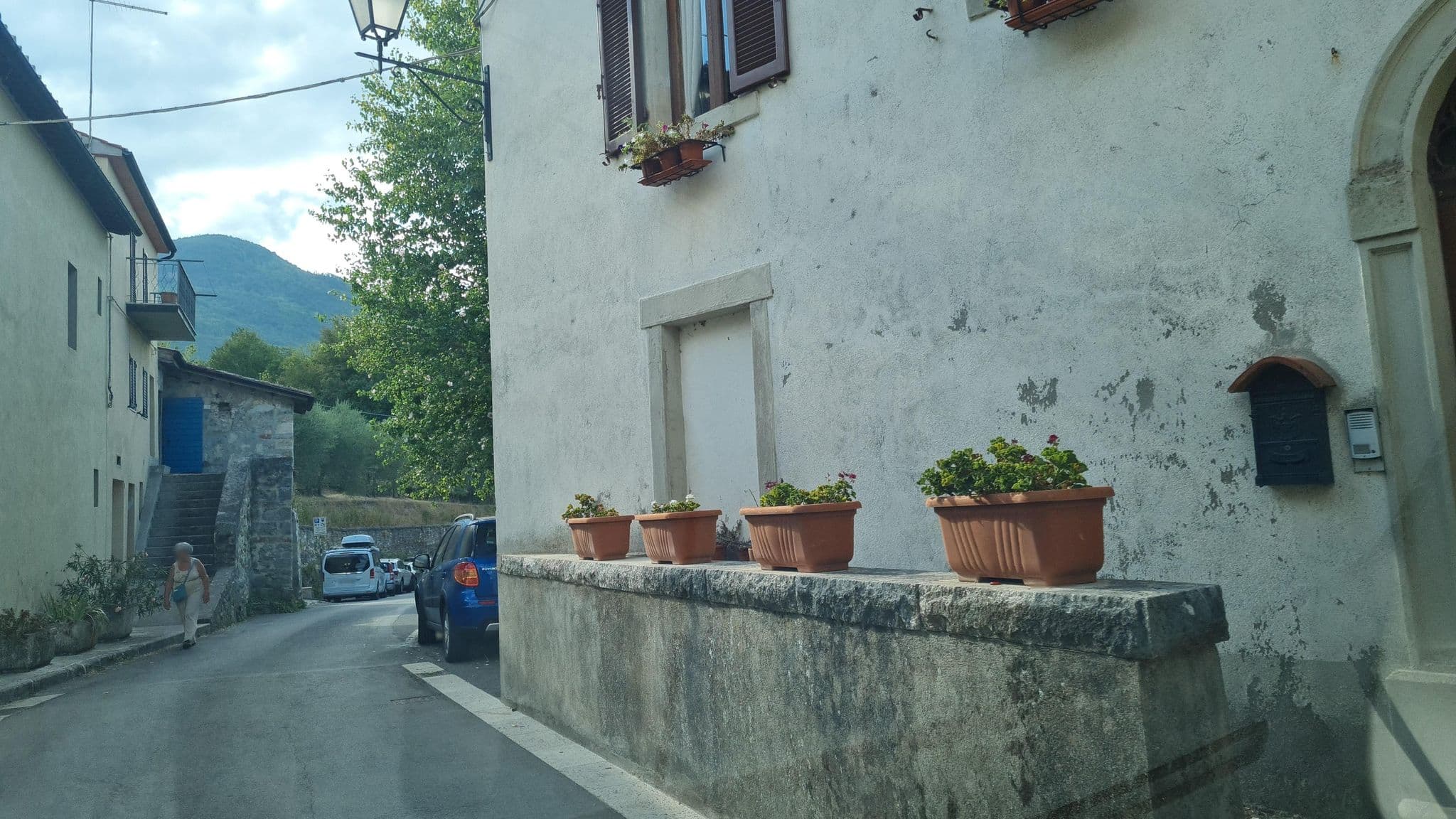 Street view near Terme San Filipo, Abbadia San Salvatore — © laniuscollurio (CC BY-SA · Mapillary)