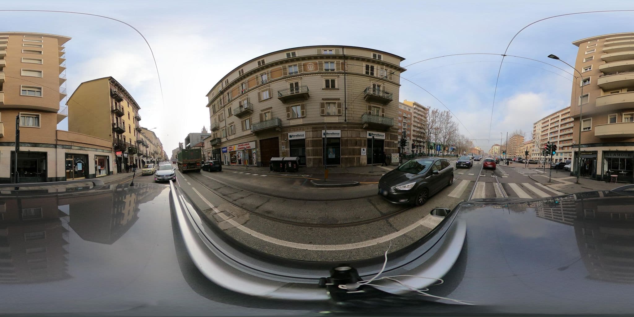 Street view near B&B Torino Inn, San Salvario — © canfe (CC BY-SA · Mapillary)