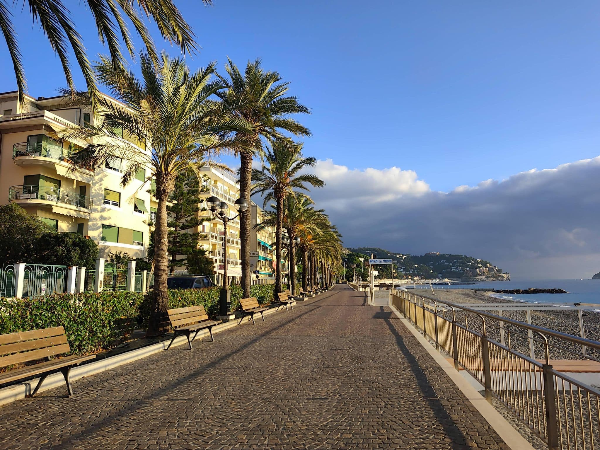 Street view near Bagni Rosita, Spotorno — © Duro (CC BY-SA · Mapillary)