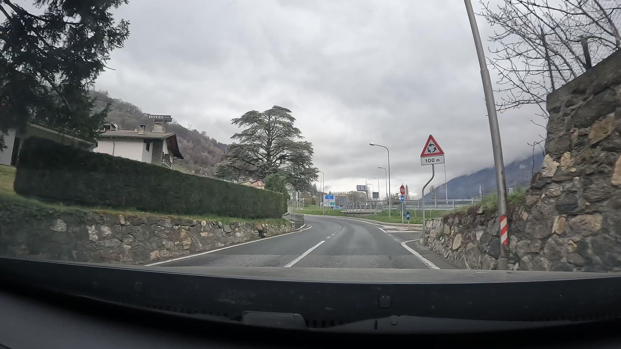 Street view near Albergo Le Charaban di Margueret Marco e Sonia SNC, Aosta — © vinisa (CC BY-SA · Mapillary)