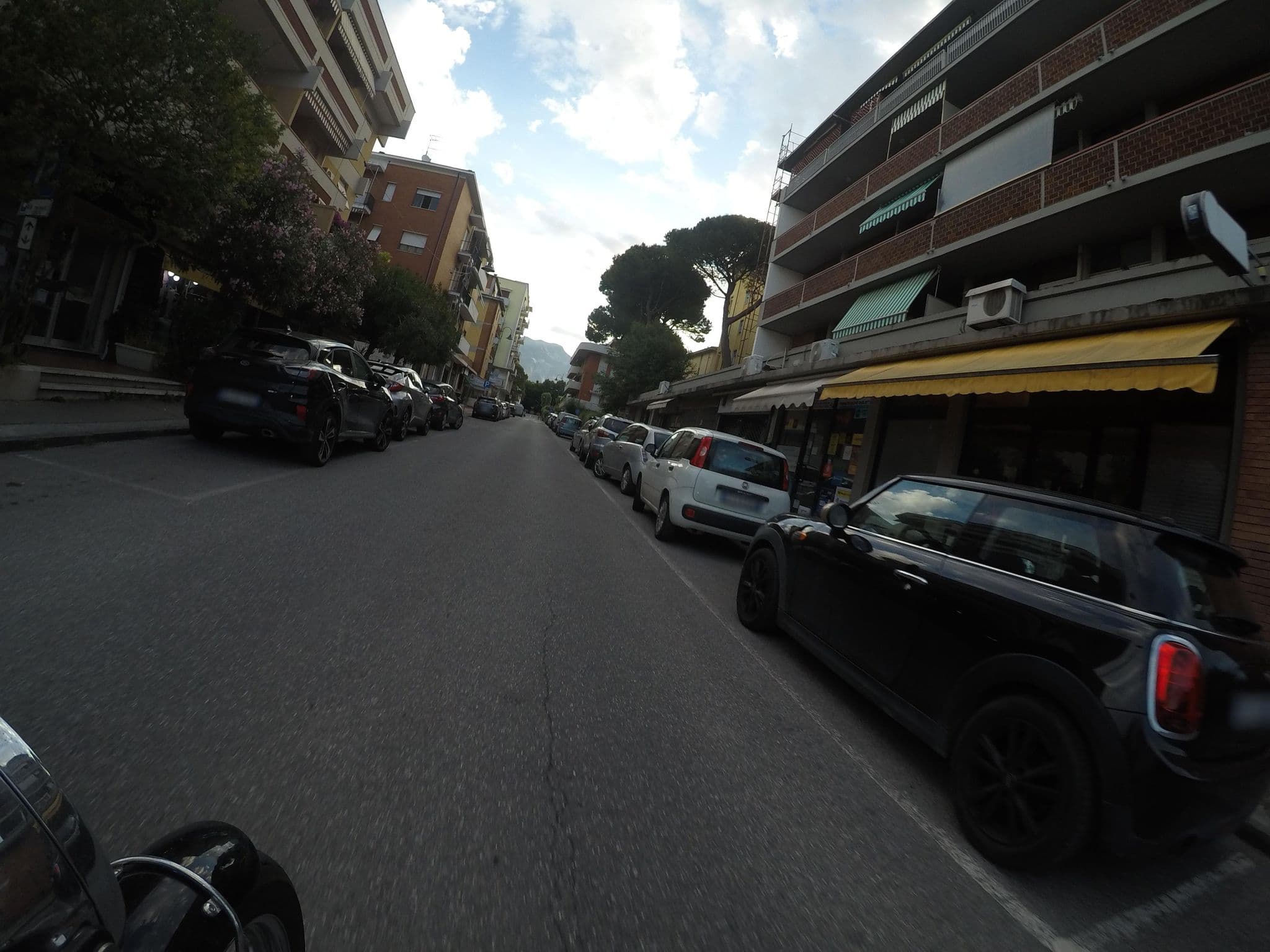 Street view near Il Giardino Antico, Marina di Carrara — © cxc (CC BY-SA · Mapillary)